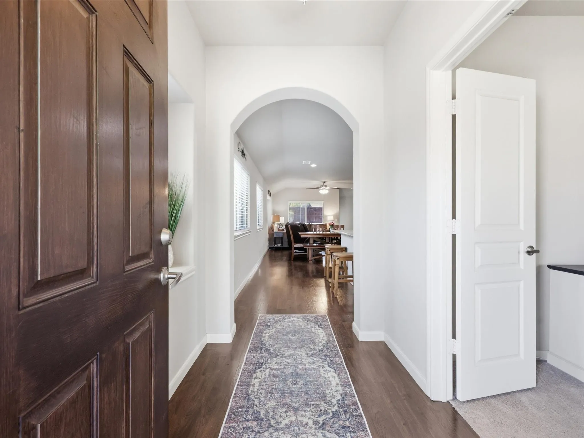 Single Family Residence For Sale in Collin County , 452 Harding Lane, Lavon, Texas 75166, 3 Bedroom, 2 Bathroom, 2 Garage spaces, 1,859 Sqft, built in 2015, Preowned, mls#21225478, Real Estate Agent in Lavon, Homes For Sale in Collin county, Homes For Sale in Lavon, Realtor in Lavon Texas, Real Estate Brokerage Independent Realty Texas, Luminita Cordes Realtor