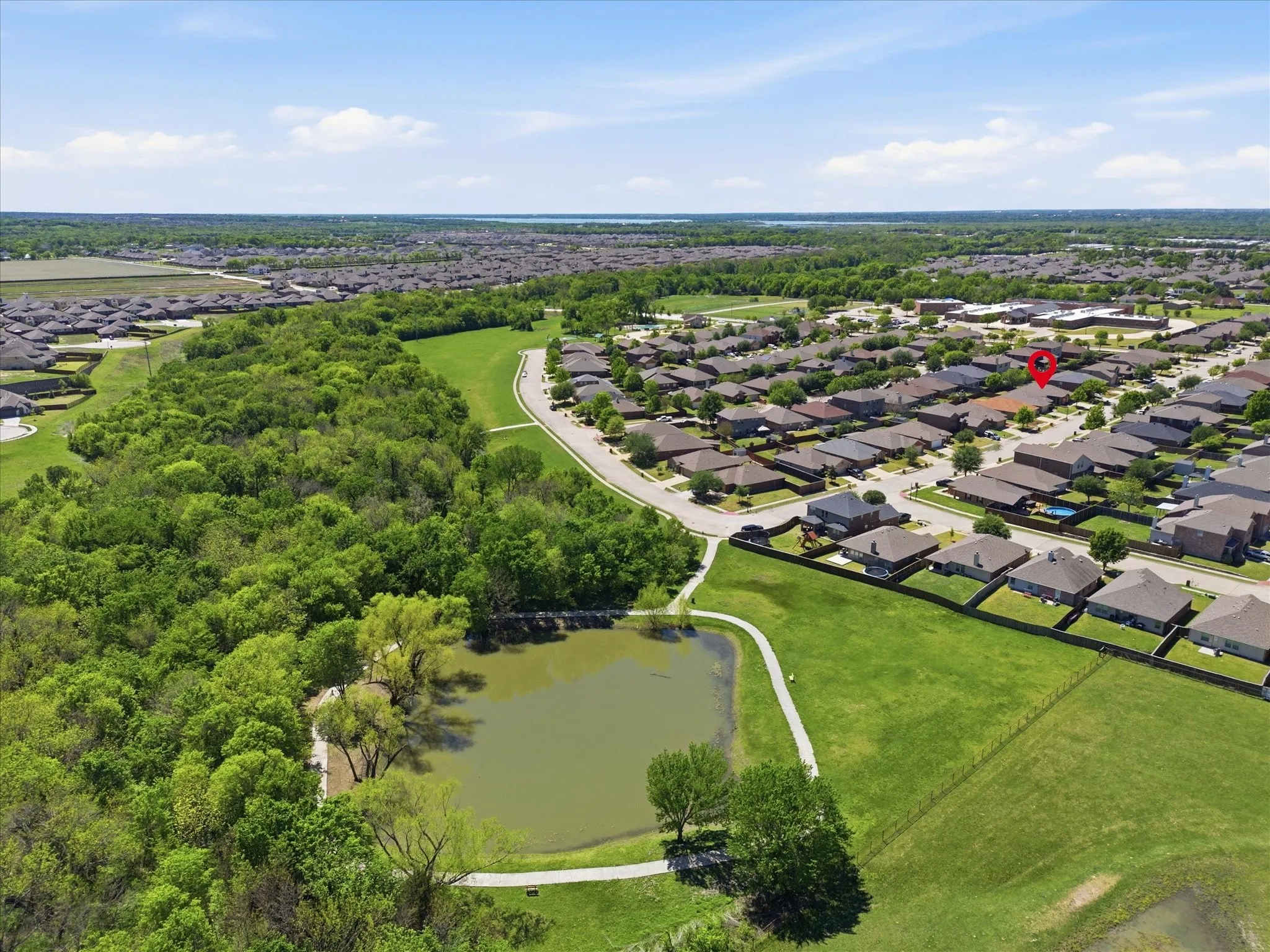 Single Family Residence For Sale in Collin County , 452 Harding Lane, Lavon, Texas 75166, 3 Bedroom, 2 Bathroom, 2 Garage spaces, 1,859 Sqft, built in 2015, Preowned, mls#21225478, Real Estate Agent in Lavon, Homes For Sale in Collin county, Homes For Sale in Lavon, Realtor in Lavon Texas, Real Estate Brokerage Independent Realty Texas, Luminita Cordes Realtor