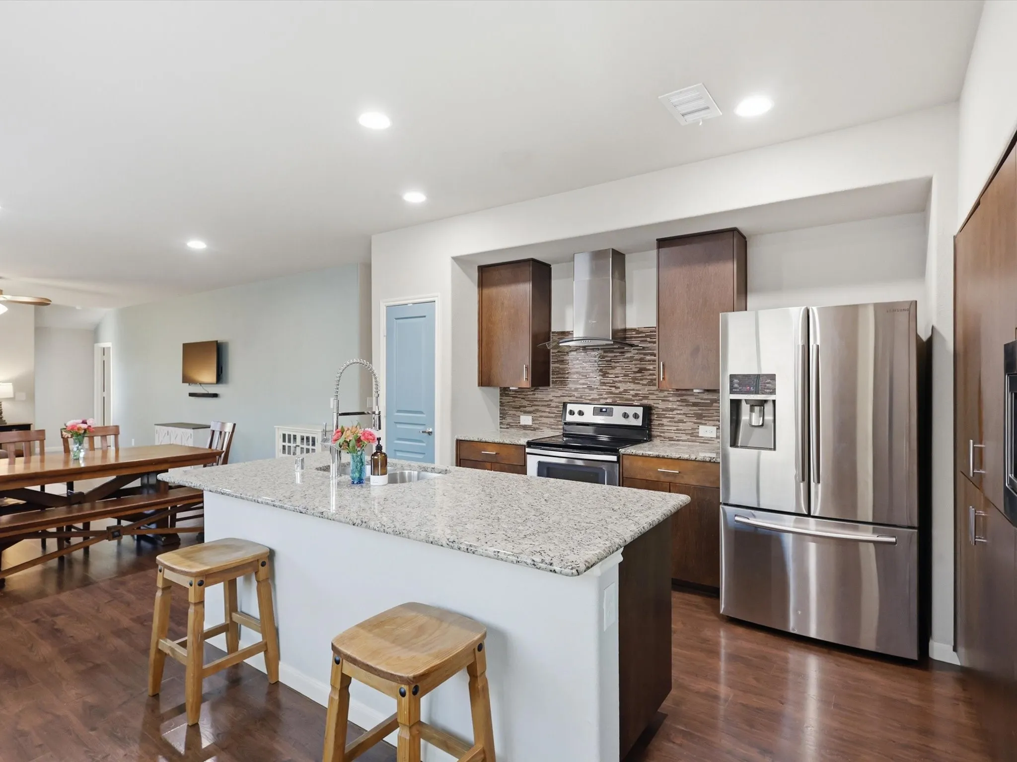 Single Family Residence For Sale in Collin County , 452 Harding Lane, Lavon, Texas 75166, 3 Bedroom, 2 Bathroom, 2 Garage spaces, 1,859 Sqft, built in 2015, Preowned, mls#21225478, Real Estate Agent in Lavon, Homes For Sale in Collin county, Homes For Sale in Lavon, Realtor in Lavon Texas, Real Estate Brokerage Independent Realty Texas, Luminita Cordes Realtor