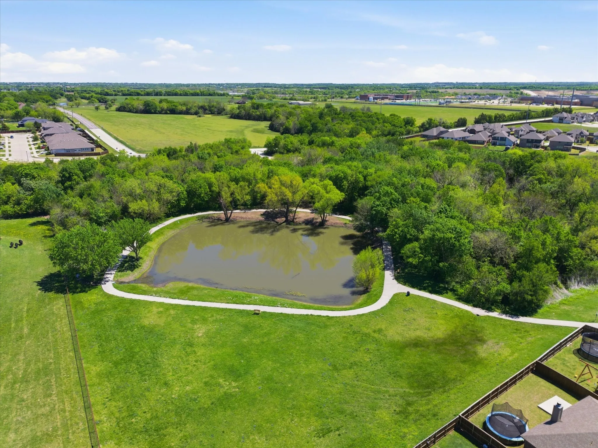 Single Family Residence For Sale in Collin County , 452 Harding Lane, Lavon, Texas 75166, 3 Bedroom, 2 Bathroom, 2 Garage spaces, 1,859 Sqft, built in 2015, Preowned, mls#21225478, Real Estate Agent in Lavon, Homes For Sale in Collin county, Homes For Sale in Lavon, Realtor in Lavon Texas, Real Estate Brokerage Independent Realty Texas, Luminita Cordes Realtor