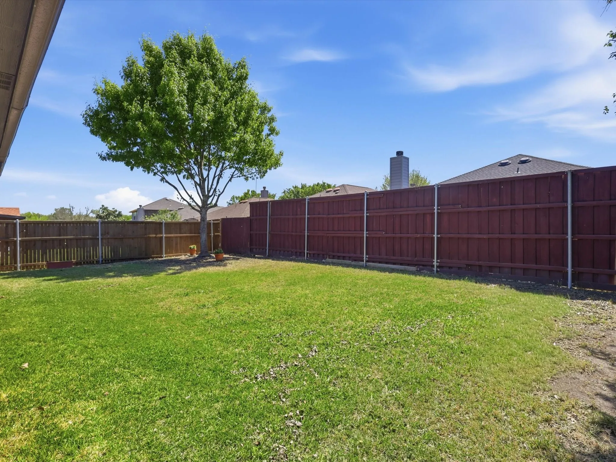 Single Family Residence For Sale in Collin County , 452 Harding Lane, Lavon, Texas 75166, 3 Bedroom, 2 Bathroom, 2 Garage spaces, 1,859 Sqft, built in 2015, Preowned, mls#21225478, Real Estate Agent in Lavon, Homes For Sale in Collin county, Homes For Sale in Lavon, Realtor in Lavon Texas, Real Estate Brokerage Independent Realty Texas, Luminita Cordes Realtor