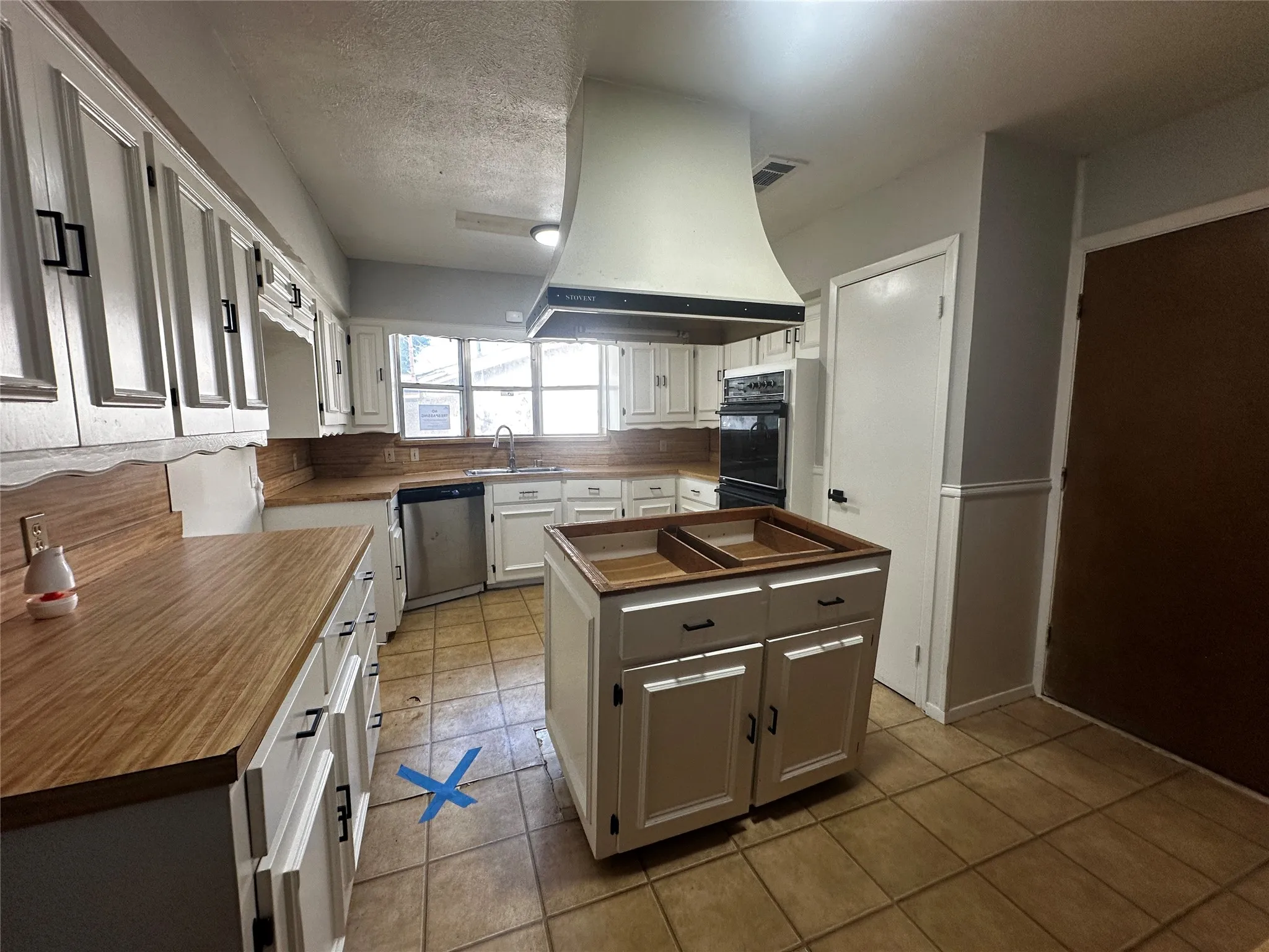 Single Family Residence For Sale in Dallas County , 4111 Mehalia Drive, Dallas, Texas 75241, 2 Bedroom, 2 Bathroom, 2 Garage spaces, 1,508 Sqft, built in 1962, mls#21234676, Real Estate Agent in Dallas, Homes For Sale in Dallas county, Homes For Sale in Dallas, Realtor in Dallas Texas, Real Estate Brokerage Independent Realty Texas, Luminita Cordes Realtor