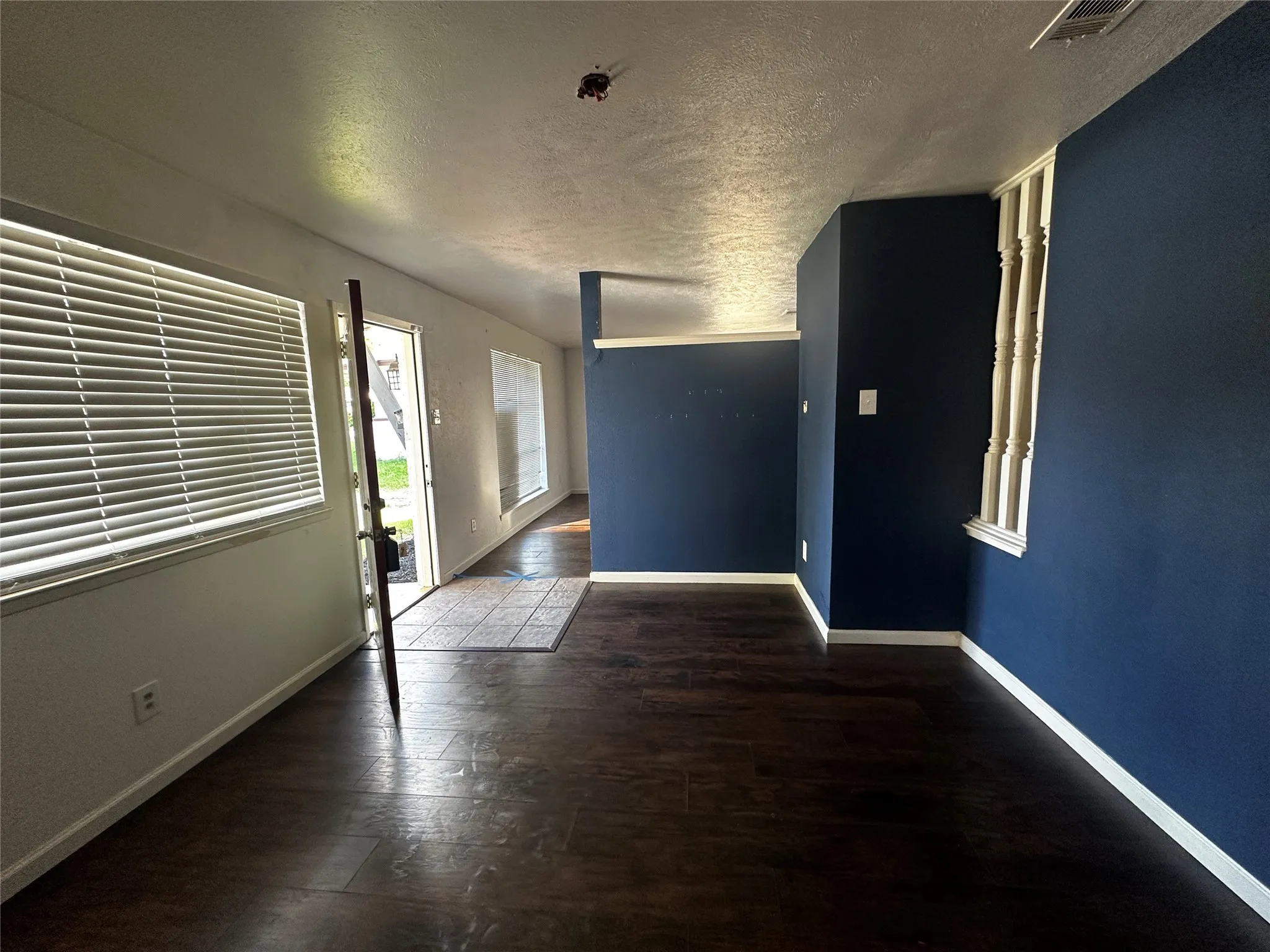 Single Family Residence For Sale in Dallas County , 4111 Mehalia Drive, Dallas, Texas 75241, 2 Bedroom, 2 Bathroom, 2 Garage spaces, 1,508 Sqft, built in 1962, mls#21234676, Real Estate Agent in Dallas, Homes For Sale in Dallas county, Homes For Sale in Dallas, Realtor in Dallas Texas, Real Estate Brokerage Independent Realty Texas, Luminita Cordes Realtor