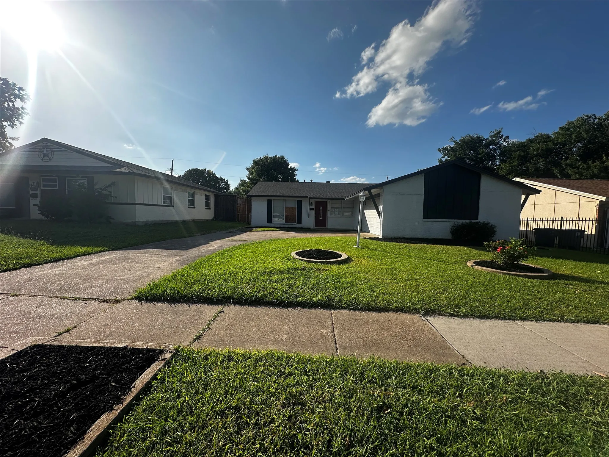 Single Family Residence For Sale in Dallas County , 4111 Mehalia Drive, Dallas, Texas 75241, 2 Bedroom, 2 Bathroom, 2 Garage spaces, 1,508 Sqft, built in 1962, mls#21234676, Real Estate Agent in Dallas, Homes For Sale in Dallas county, Homes For Sale in Dallas, Realtor in Dallas Texas, Real Estate Brokerage Independent Realty Texas, Luminita Cordes Realtor