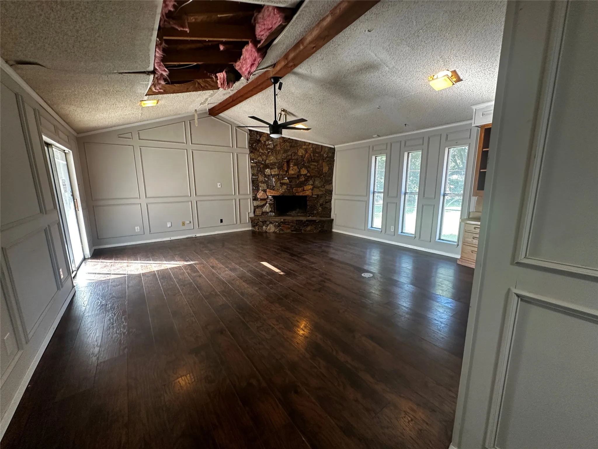 Single Family Residence For Sale in Dallas County , 4111 Mehalia Drive, Dallas, Texas 75241, 2 Bedroom, 2 Bathroom, 2 Garage spaces, 1,508 Sqft, built in 1962, mls#21234676, Real Estate Agent in Dallas, Homes For Sale in Dallas county, Homes For Sale in Dallas, Realtor in Dallas Texas, Real Estate Brokerage Independent Realty Texas, Luminita Cordes Realtor