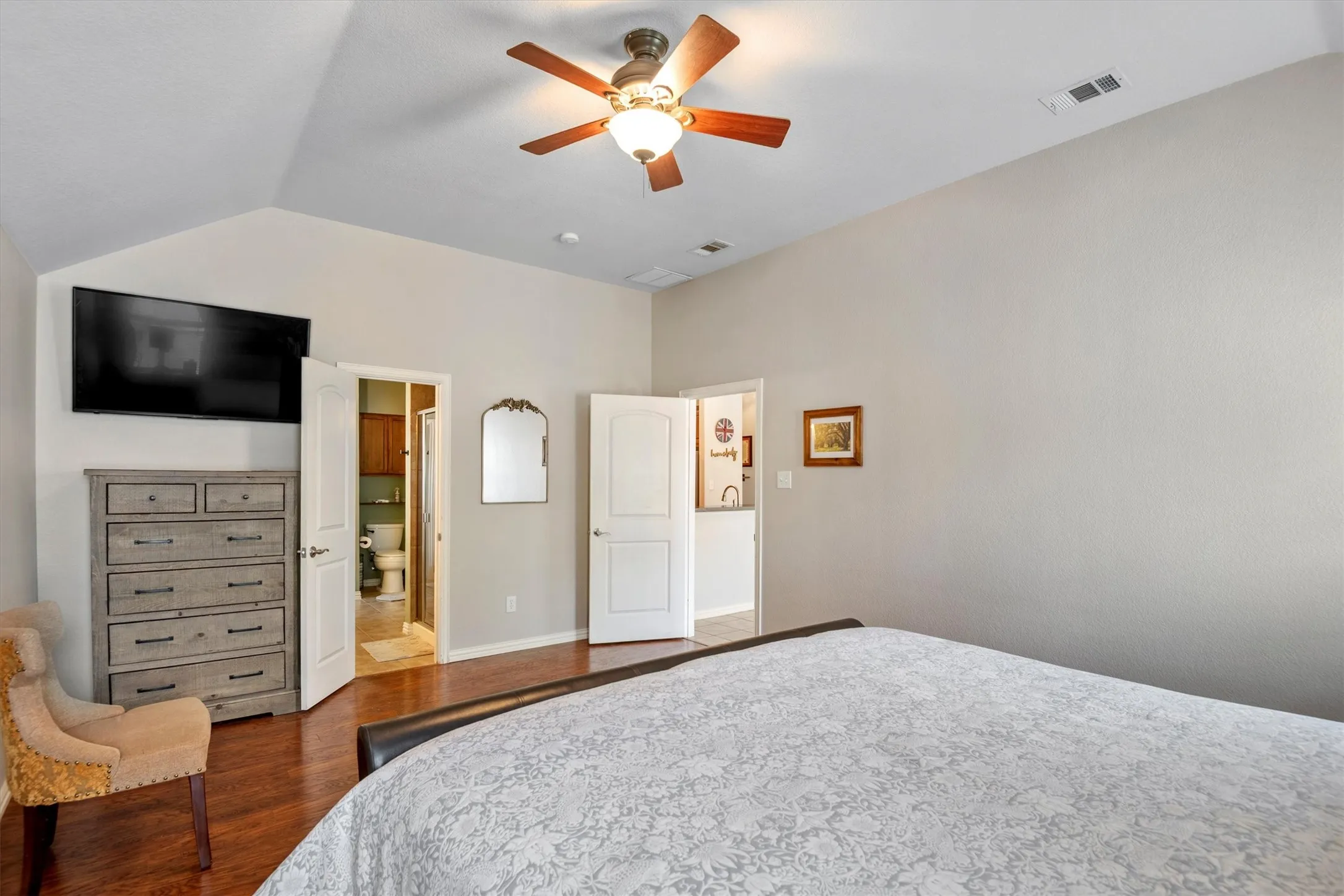 Single Family Residence For Sale in Ellis County , 201 Rawhide Street, Waxahachie, Texas 75165, 3 Bedroom, 2 Bathroom, 2 Garage spaces, 2,080 Sqft, built in 2007, mls#21235065, Real Estate Agent in Waxahachie, Homes For Sale in Ellis county, Homes For Sale in Waxahachie, Realtor in Waxahachie Texas, Real Estate Brokerage Independent Realty Texas, Luminita Cordes Realtor