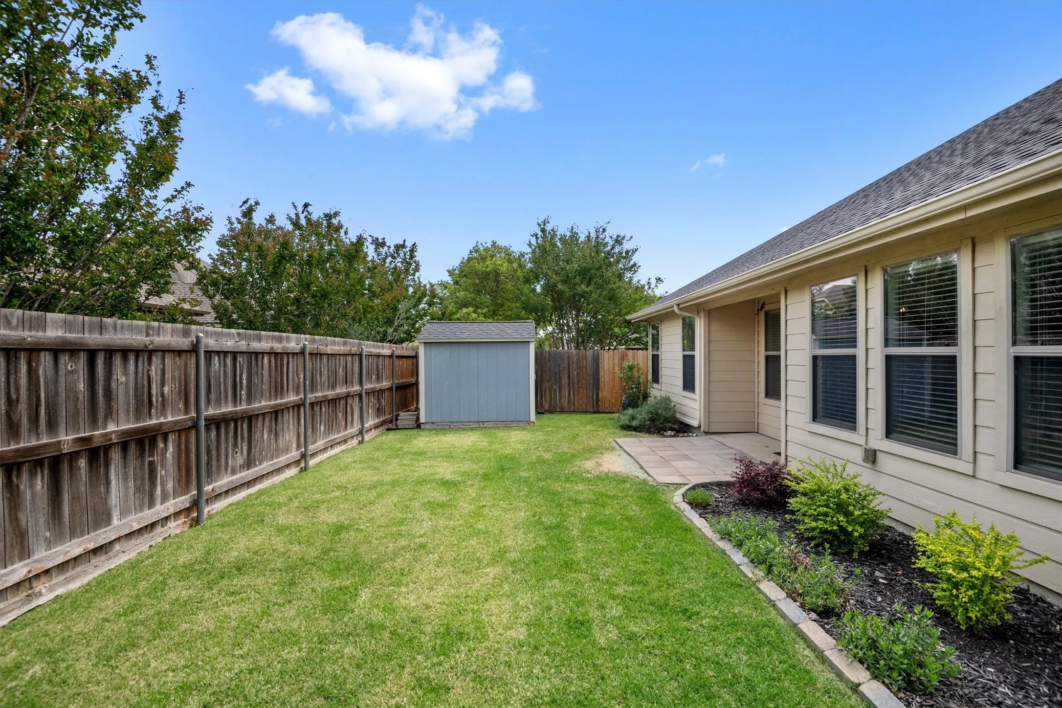 Single Family Residence For Sale in Ellis County , 201 Rawhide Street, Waxahachie, Texas 75165, 3 Bedroom, 2 Bathroom, 2 Garage spaces, 2,080 Sqft, built in 2007, mls#21235065, Real Estate Agent in Waxahachie, Homes For Sale in Ellis county, Homes For Sale in Waxahachie, Realtor in Waxahachie Texas, Real Estate Brokerage Independent Realty Texas, Luminita Cordes Realtor
