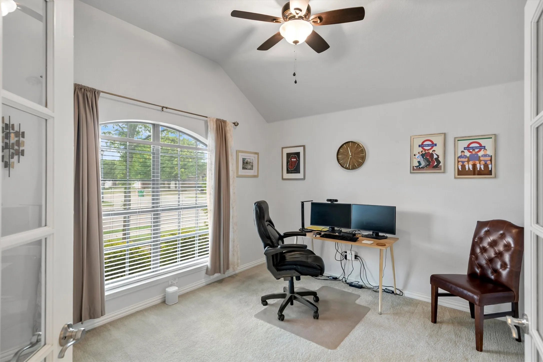 Single Family Residence For Sale in Ellis County , 201 Rawhide Street, Waxahachie, Texas 75165, 3 Bedroom, 2 Bathroom, 2 Garage spaces, 2,080 Sqft, built in 2007, mls#21235065, Real Estate Agent in Waxahachie, Homes For Sale in Ellis county, Homes For Sale in Waxahachie, Realtor in Waxahachie Texas, Real Estate Brokerage Independent Realty Texas, Luminita Cordes Realtor