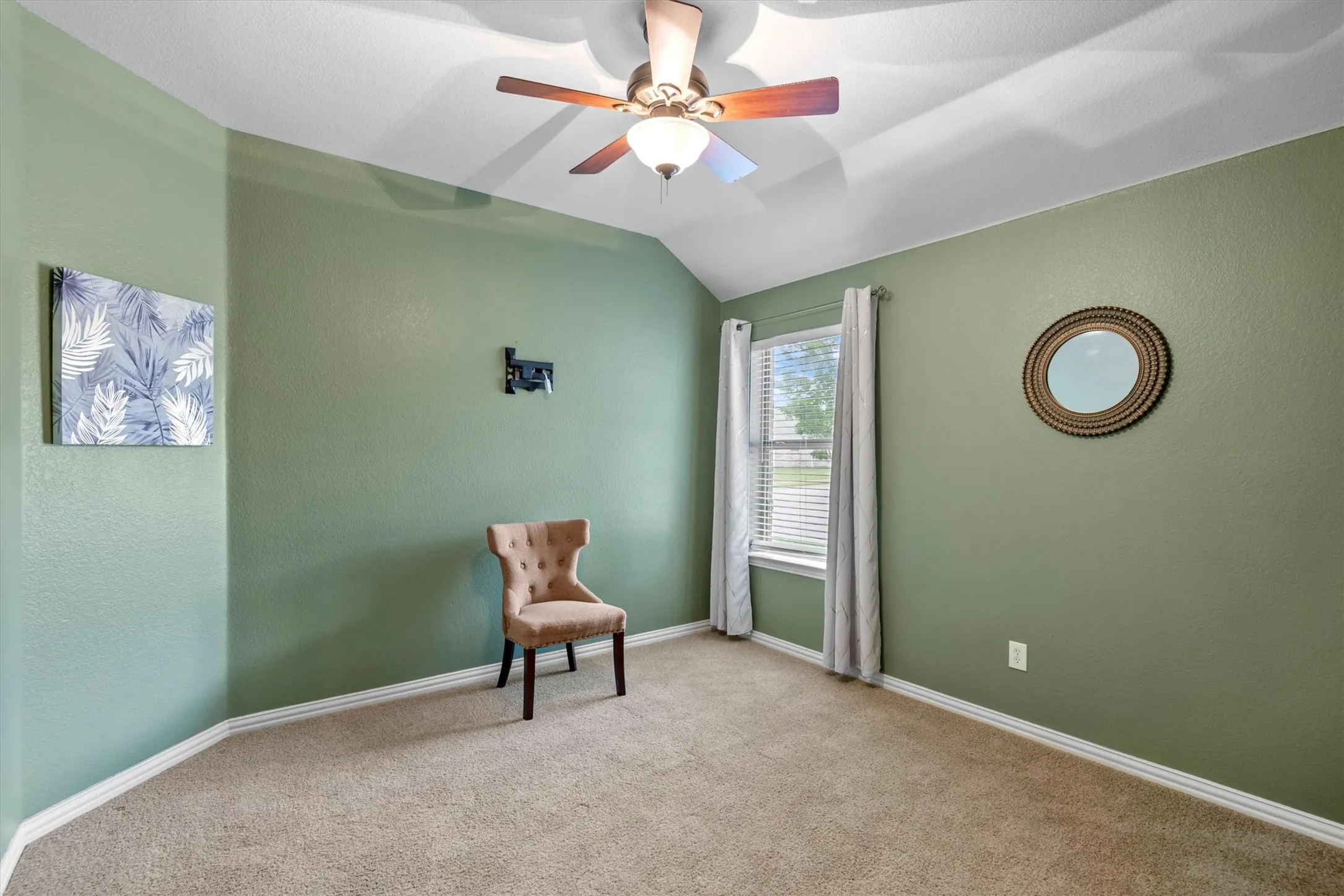 Single Family Residence For Sale in Ellis County , 201 Rawhide Street, Waxahachie, Texas 75165, 3 Bedroom, 2 Bathroom, 2 Garage spaces, 2,080 Sqft, built in 2007, mls#21235065, Real Estate Agent in Waxahachie, Homes For Sale in Ellis county, Homes For Sale in Waxahachie, Realtor in Waxahachie Texas, Real Estate Brokerage Independent Realty Texas, Luminita Cordes Realtor