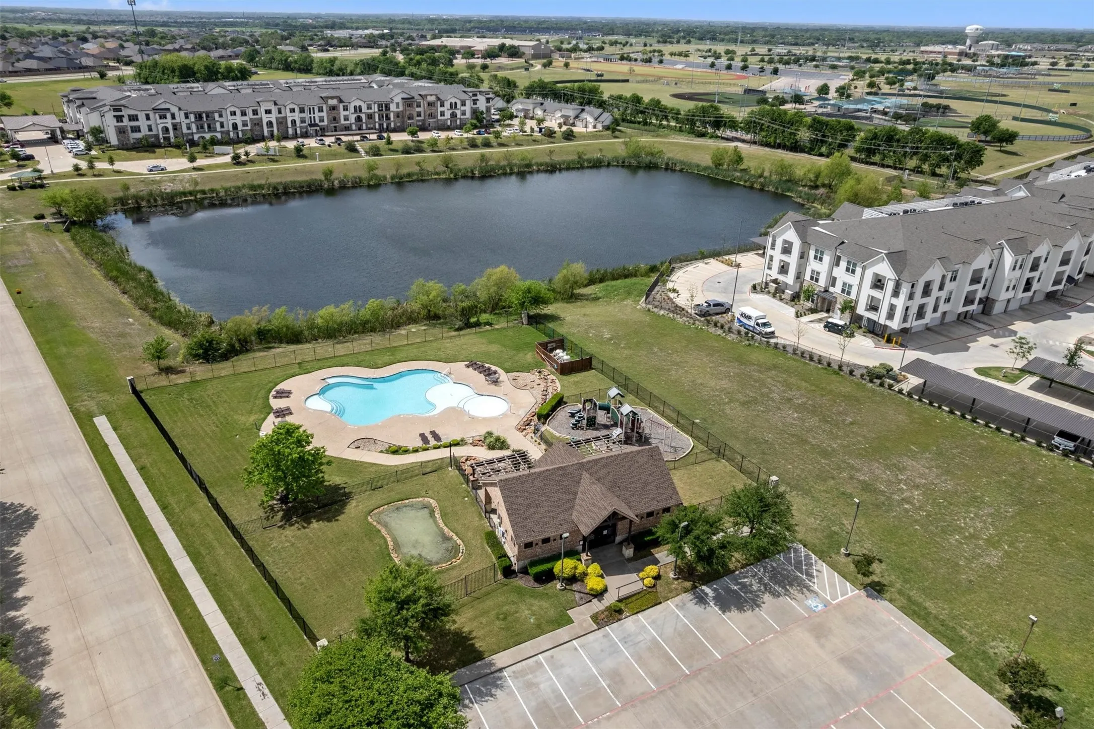 Single Family Residence For Sale in Ellis County , 201 Rawhide Street, Waxahachie, Texas 75165, 3 Bedroom, 2 Bathroom, 2 Garage spaces, 2,080 Sqft, built in 2007, mls#21235065, Real Estate Agent in Waxahachie, Homes For Sale in Ellis county, Homes For Sale in Waxahachie, Realtor in Waxahachie Texas, Real Estate Brokerage Independent Realty Texas, Luminita Cordes Realtor