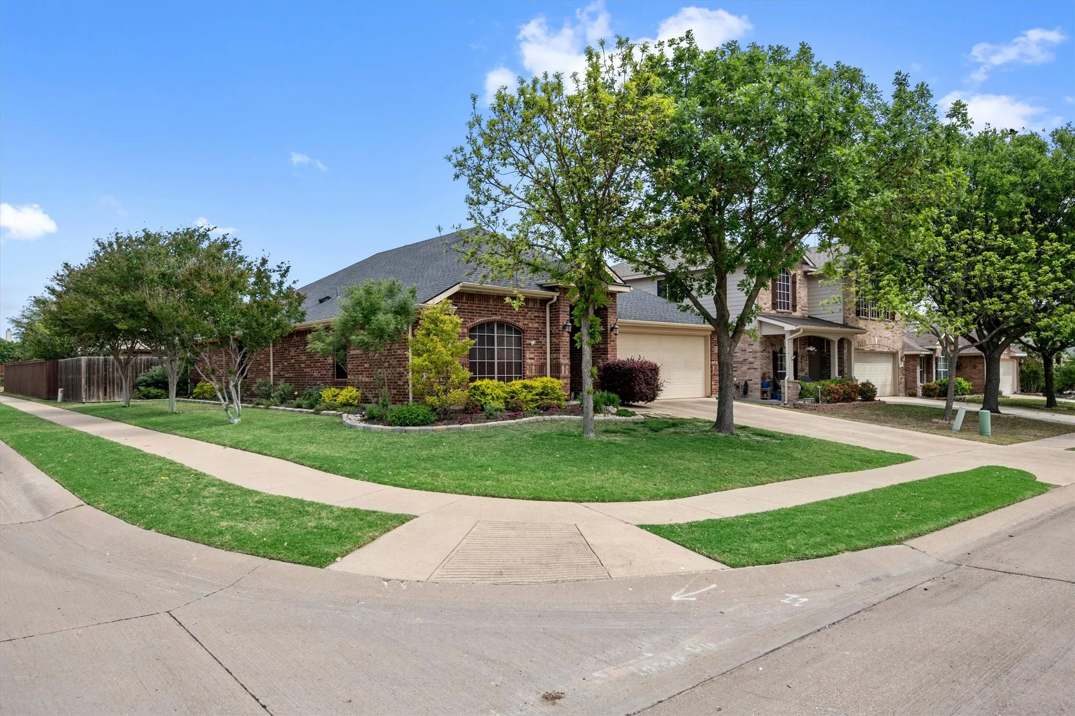 Single Family Residence For Sale in Ellis County , 201 Rawhide Street, Waxahachie, Texas 75165, 3 Bedroom, 2 Bathroom, 2 Garage spaces, 2,080 Sqft, built in 2007, mls#21235065, Real Estate Agent in Waxahachie, Homes For Sale in Ellis county, Homes For Sale in Waxahachie, Realtor in Waxahachie Texas, Real Estate Brokerage Independent Realty Texas, Luminita Cordes Realtor