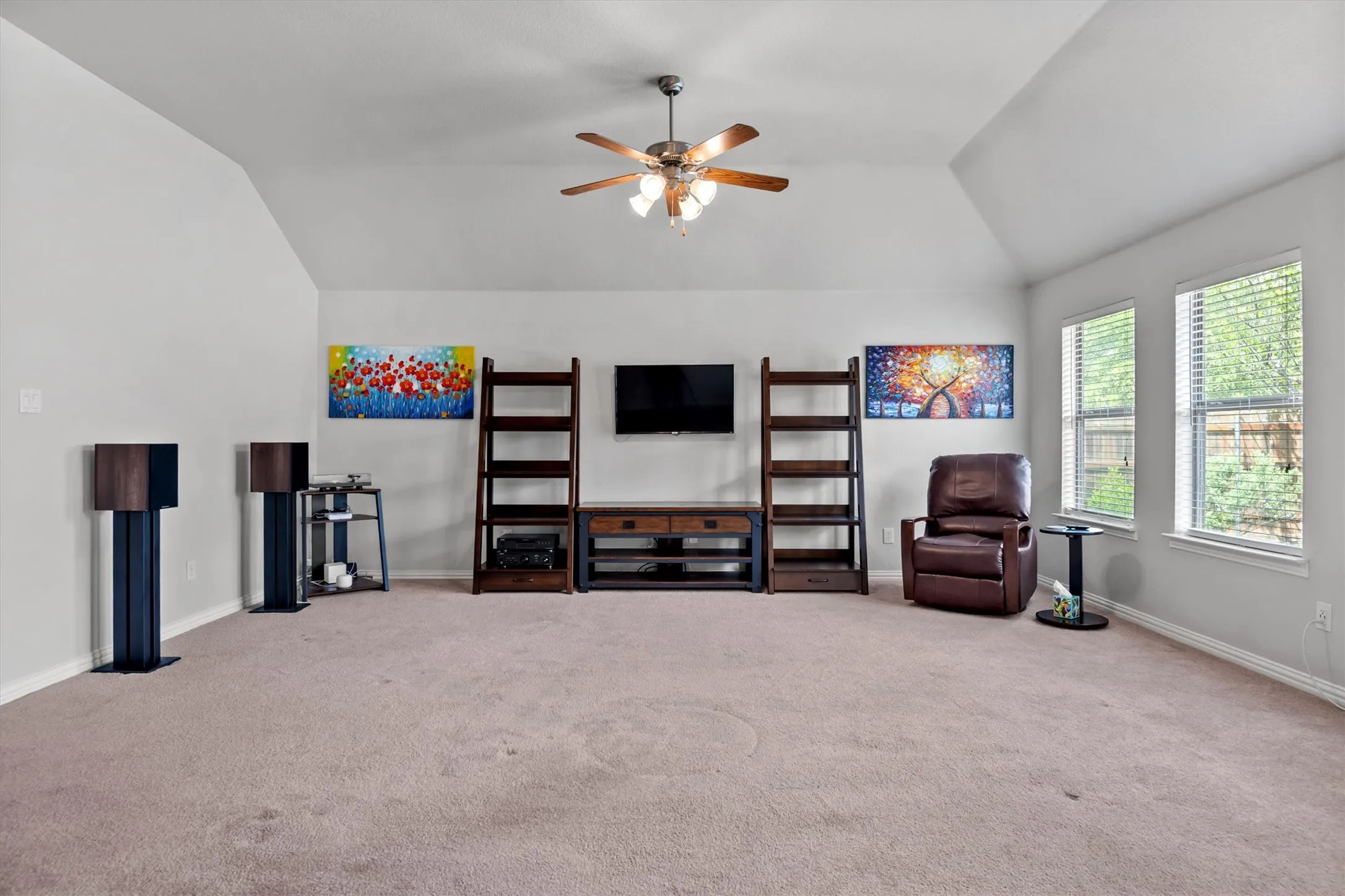 Single Family Residence For Sale in Ellis County , 201 Rawhide Street, Waxahachie, Texas 75165, 3 Bedroom, 2 Bathroom, 2 Garage spaces, 2,080 Sqft, built in 2007, mls#21235065, Real Estate Agent in Waxahachie, Homes For Sale in Ellis county, Homes For Sale in Waxahachie, Realtor in Waxahachie Texas, Real Estate Brokerage Independent Realty Texas, Luminita Cordes Realtor