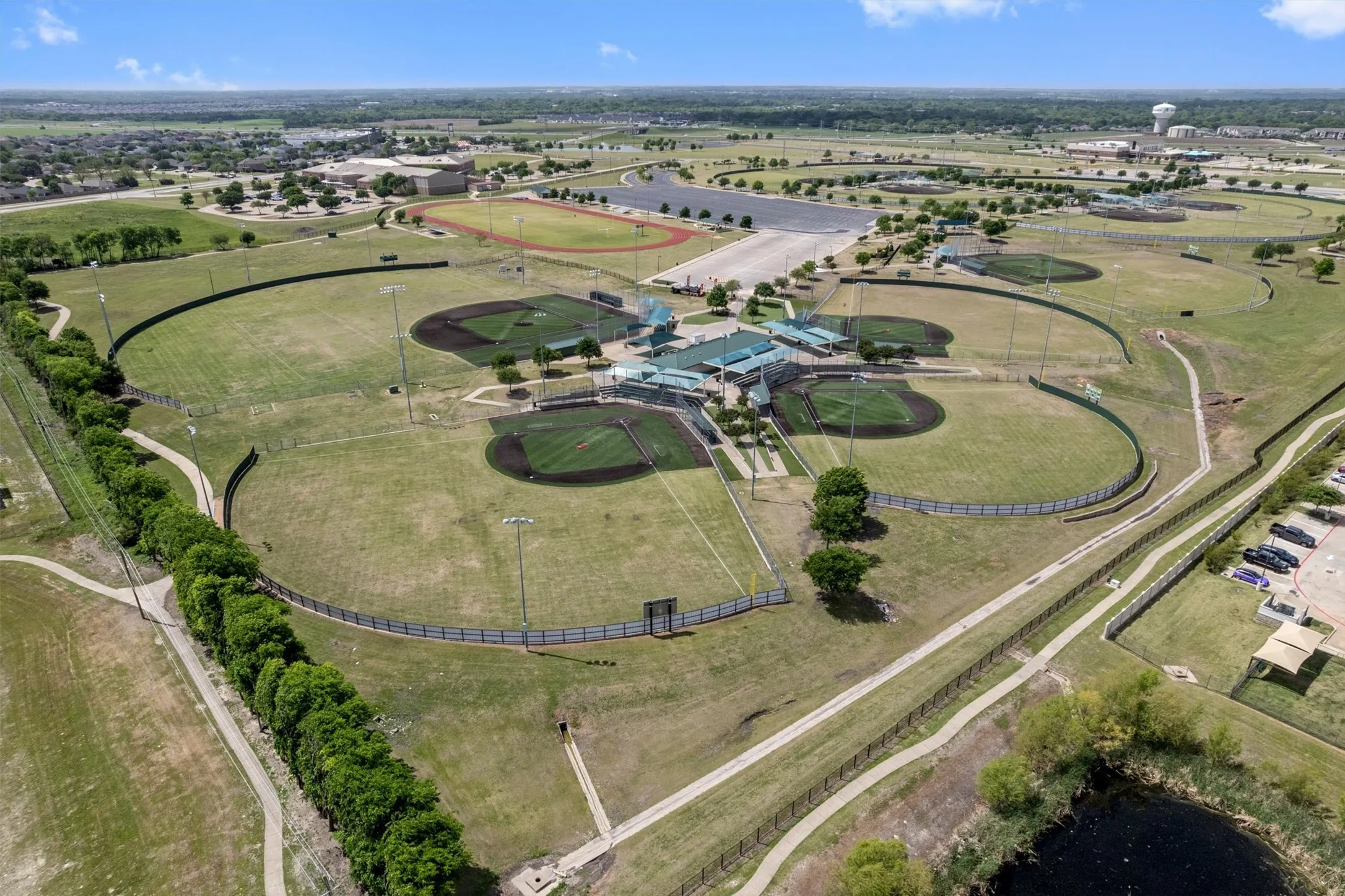 Single Family Residence For Sale in Ellis County , 201 Rawhide Street, Waxahachie, Texas 75165, 3 Bedroom, 2 Bathroom, 2 Garage spaces, 2,080 Sqft, built in 2007, mls#21235065, Real Estate Agent in Waxahachie, Homes For Sale in Ellis county, Homes For Sale in Waxahachie, Realtor in Waxahachie Texas, Real Estate Brokerage Independent Realty Texas, Luminita Cordes Realtor