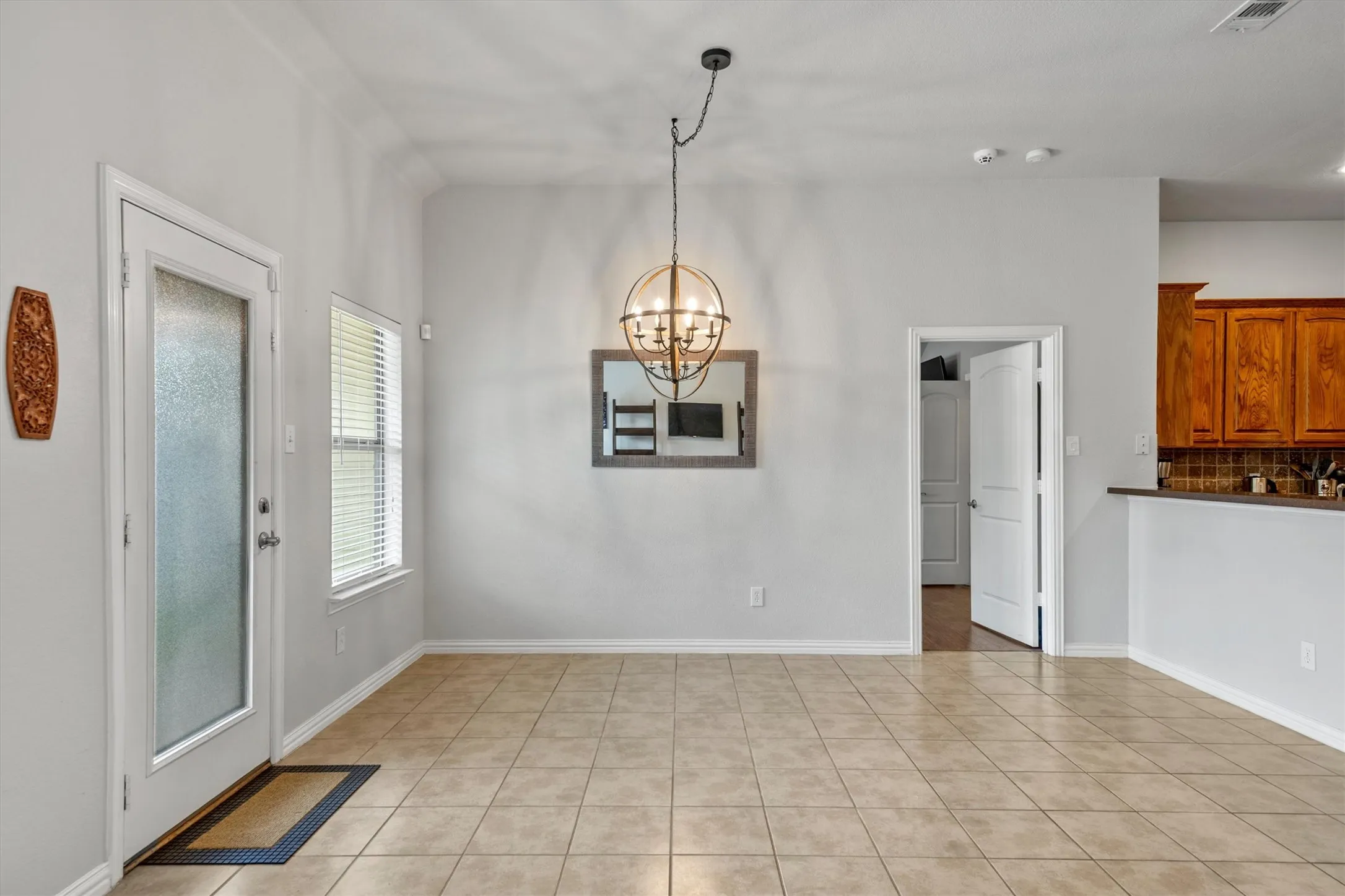Single Family Residence For Sale in Ellis County , 201 Rawhide Street, Waxahachie, Texas 75165, 3 Bedroom, 2 Bathroom, 2 Garage spaces, 2,080 Sqft, built in 2007, mls#21235065, Real Estate Agent in Waxahachie, Homes For Sale in Ellis county, Homes For Sale in Waxahachie, Realtor in Waxahachie Texas, Real Estate Brokerage Independent Realty Texas, Luminita Cordes Realtor