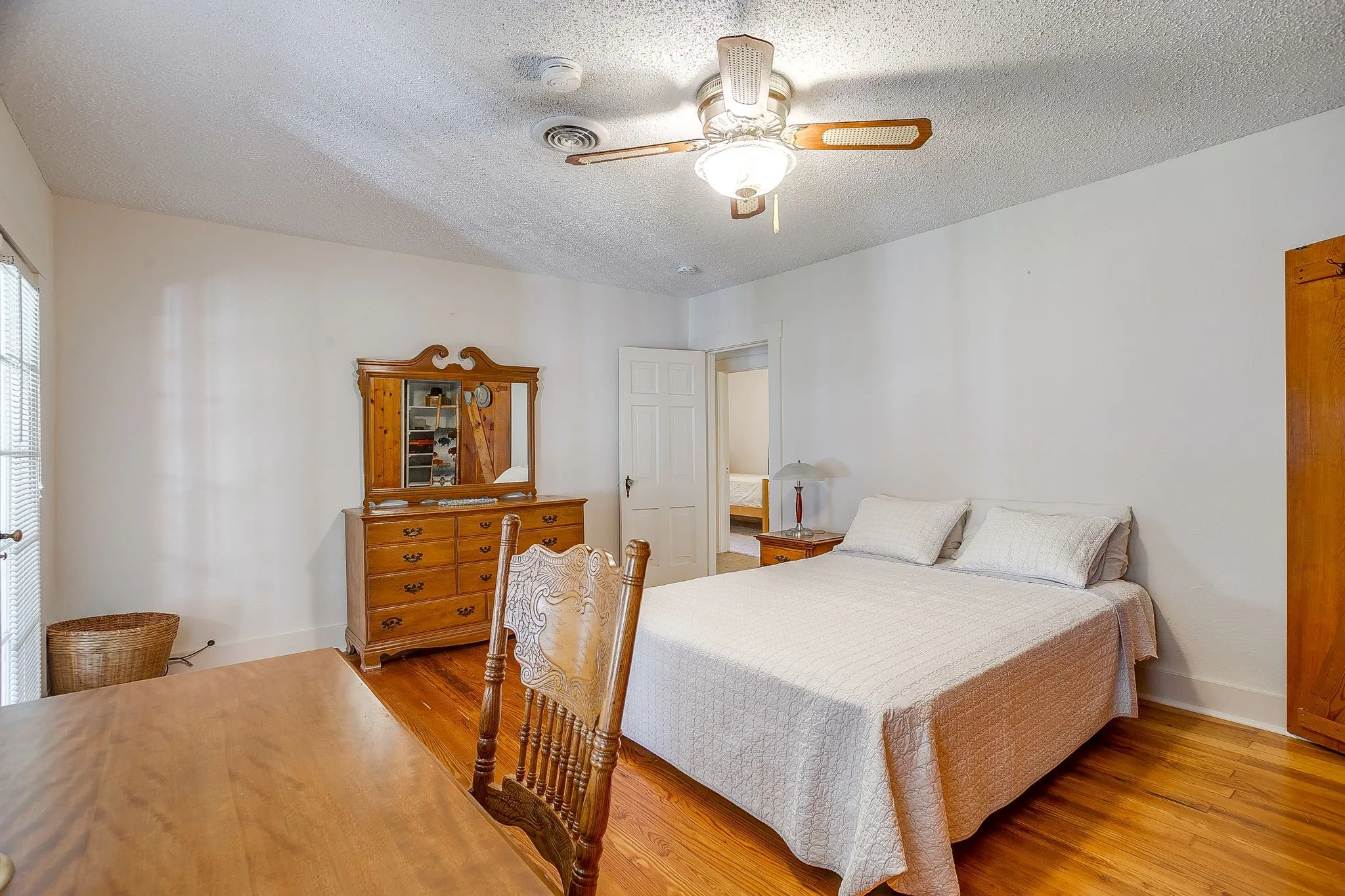 Single Family Residence For Sale in Tarrant County , 8316 Heron Drive, Fort Worth, Texas 76108, 3 Bedroom, 2 Bathroom, 1 Garage spaces, 1,660 Sqft, built in 1948, mls#21233863, Real Estate Agent in Fort Worth, Homes For Sale in Tarrant county, Homes For Sale in Fort Worth, Realtor in Fort Worth Texas, Real Estate Brokerage Independent Realty Texas, Luminita Cordes Realtor