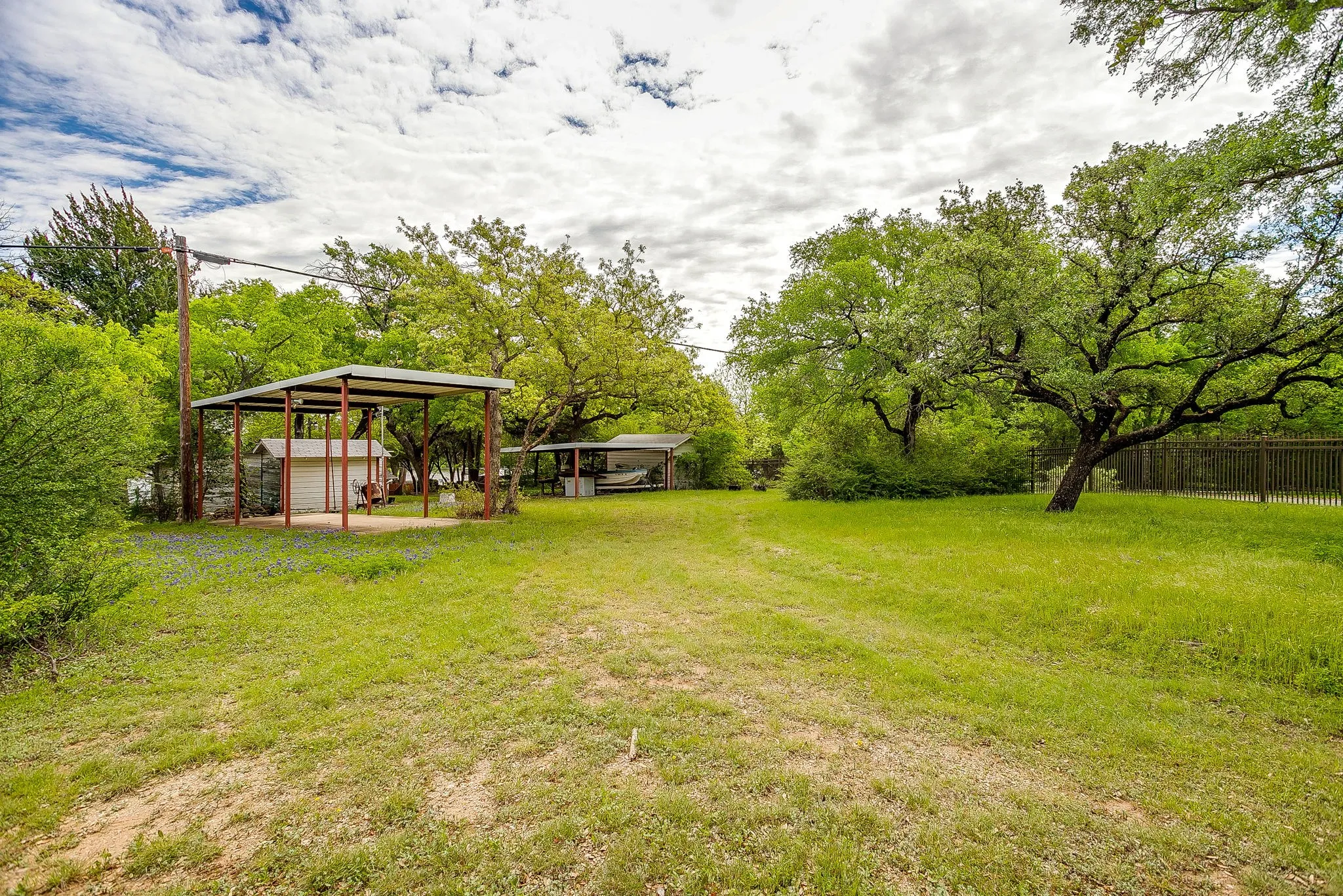 Single Family Residence For Sale in Tarrant County , 8316 Heron Drive, Fort Worth, Texas 76108, 3 Bedroom, 2 Bathroom, 1 Garage spaces, 1,660 Sqft, built in 1948, mls#21233863, Real Estate Agent in Fort Worth, Homes For Sale in Tarrant county, Homes For Sale in Fort Worth, Realtor in Fort Worth Texas, Real Estate Brokerage Independent Realty Texas, Luminita Cordes Realtor