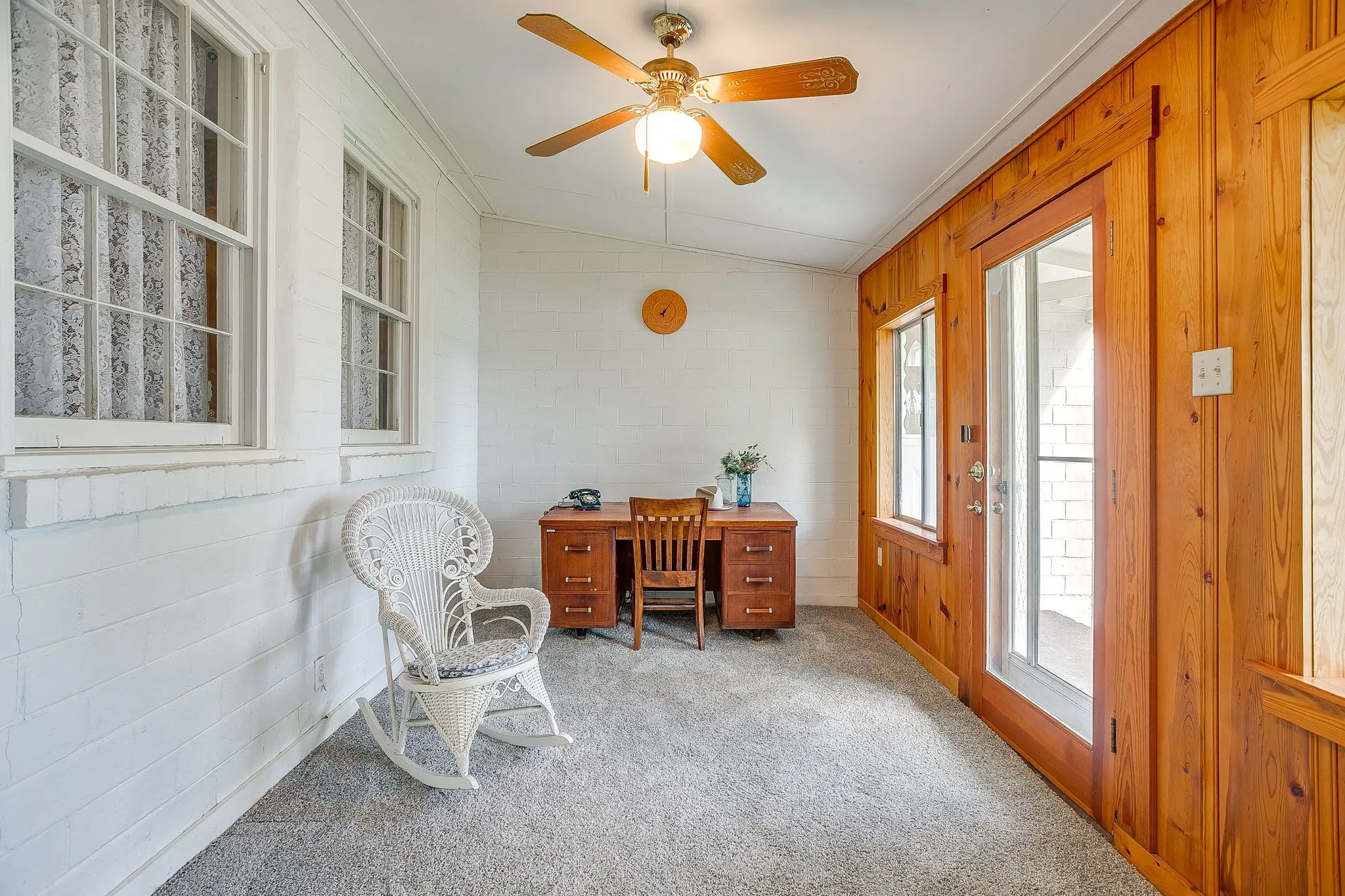 Single Family Residence For Sale in Tarrant County , 8316 Heron Drive, Fort Worth, Texas 76108, 3 Bedroom, 2 Bathroom, 1 Garage spaces, 1,660 Sqft, built in 1948, mls#21233863, Real Estate Agent in Fort Worth, Homes For Sale in Tarrant county, Homes For Sale in Fort Worth, Realtor in Fort Worth Texas, Real Estate Brokerage Independent Realty Texas, Luminita Cordes Realtor