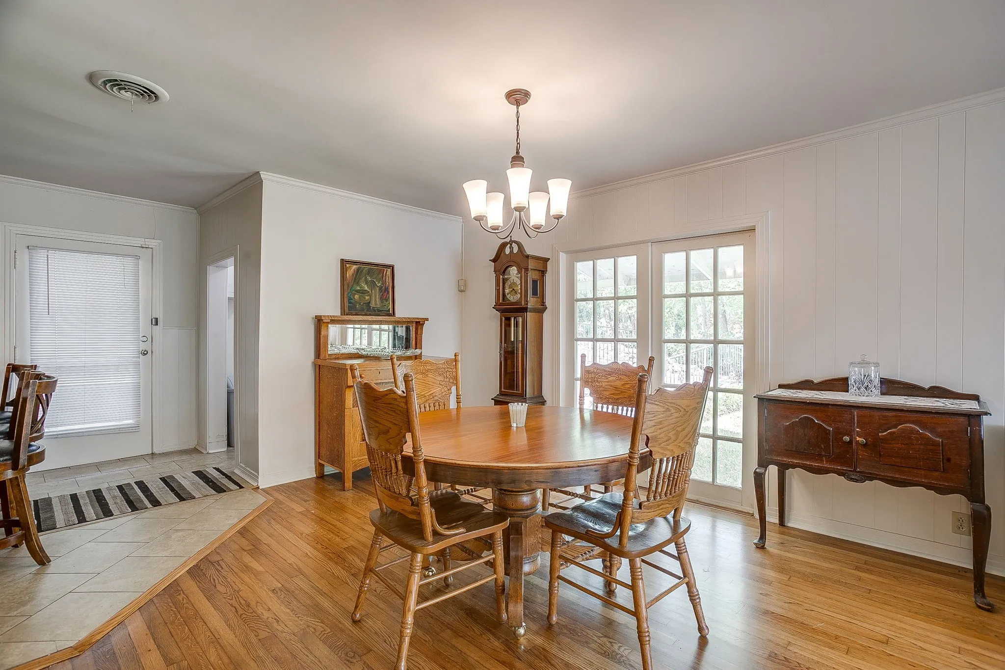 Single Family Residence For Sale in Tarrant County , 8316 Heron Drive, Fort Worth, Texas 76108, 3 Bedroom, 2 Bathroom, 1 Garage spaces, 1,660 Sqft, built in 1948, mls#21233863, Real Estate Agent in Fort Worth, Homes For Sale in Tarrant county, Homes For Sale in Fort Worth, Realtor in Fort Worth Texas, Real Estate Brokerage Independent Realty Texas, Luminita Cordes Realtor