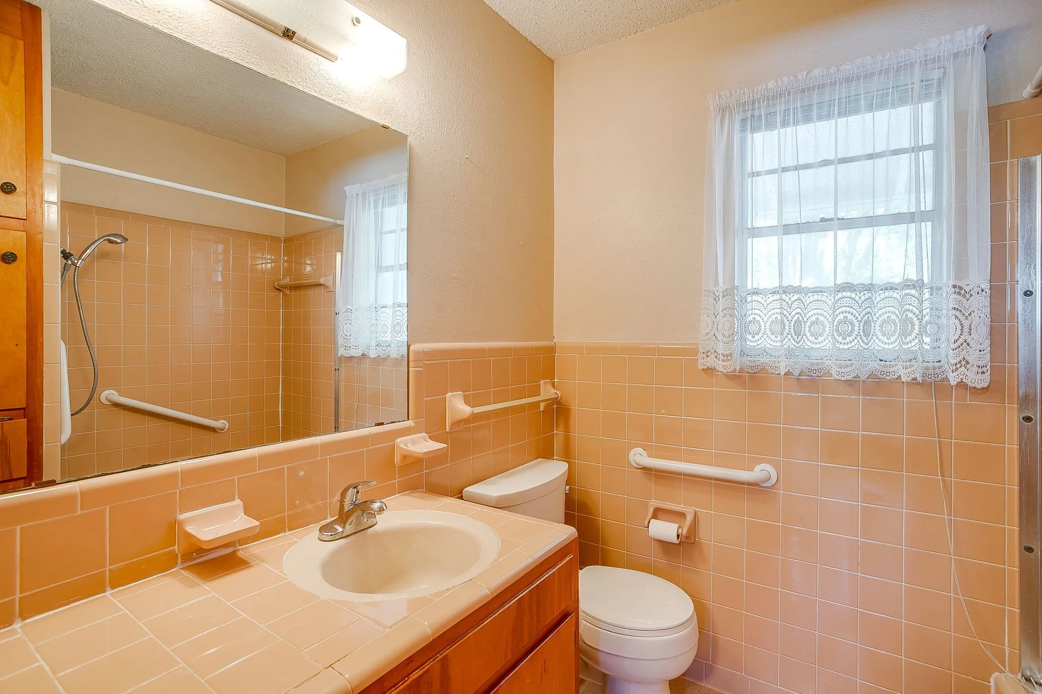 Single Family Residence For Sale in Tarrant County , 8316 Heron Drive, Fort Worth, Texas 76108, 3 Bedroom, 2 Bathroom, 1 Garage spaces, 1,660 Sqft, built in 1948, mls#21233863, Real Estate Agent in Fort Worth, Homes For Sale in Tarrant county, Homes For Sale in Fort Worth, Realtor in Fort Worth Texas, Real Estate Brokerage Independent Realty Texas, Luminita Cordes Realtor