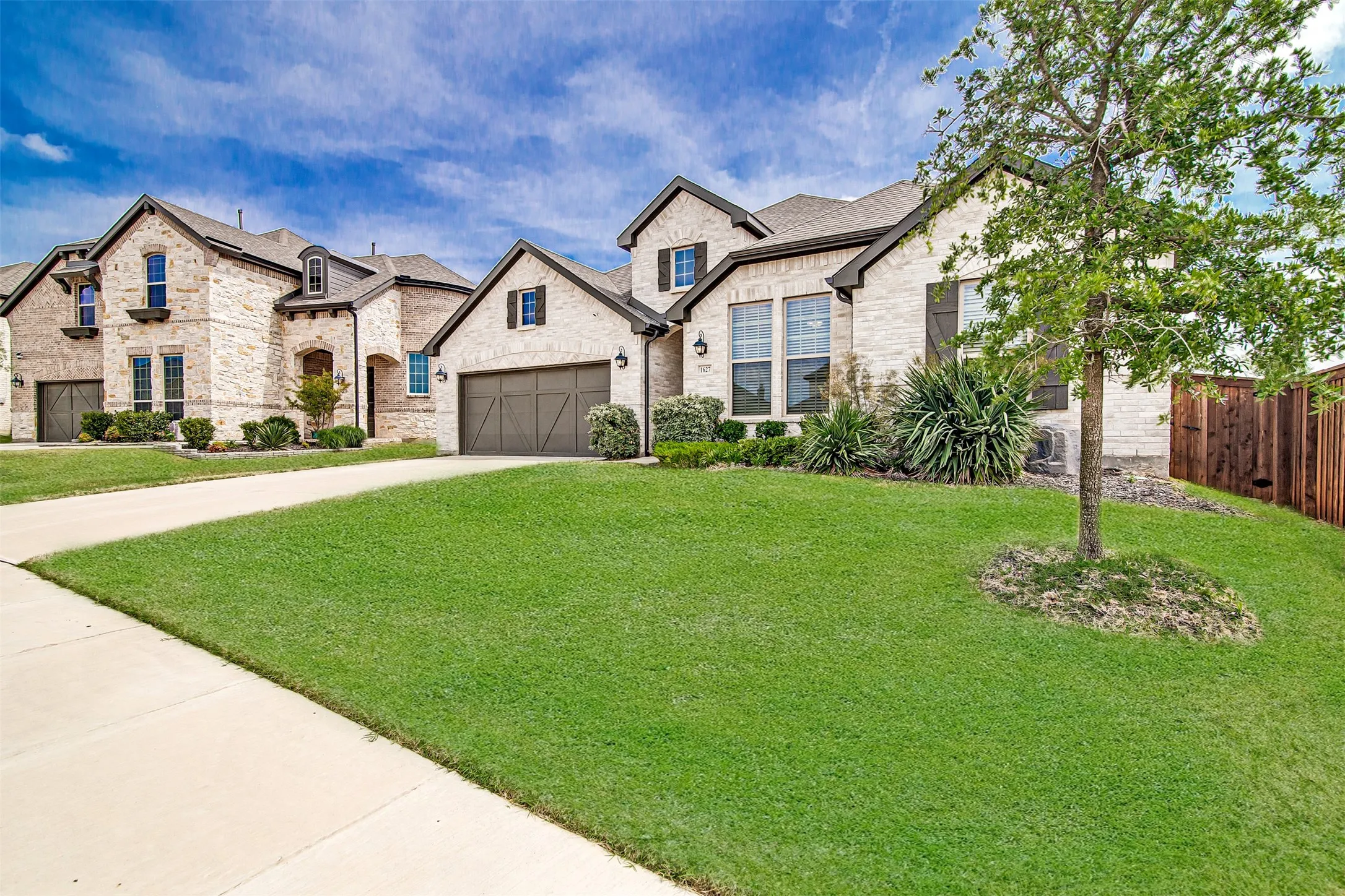 Single Family Residence For Sale in Johnson County , 1627 Banded Ledge Drive, Mansfield, Texas 76063, 4 Bedroom, 3 Bathroom, 2 Garage spaces, 2,955 Sqft, built in 2022, mls#21233519, Real Estate Agent in Mansfield, Homes For Sale in Johnson county, Homes For Sale in Mansfield, Realtor in Mansfield Texas, Real Estate Brokerage Independent Realty Texas, Luminita Cordes Realtor