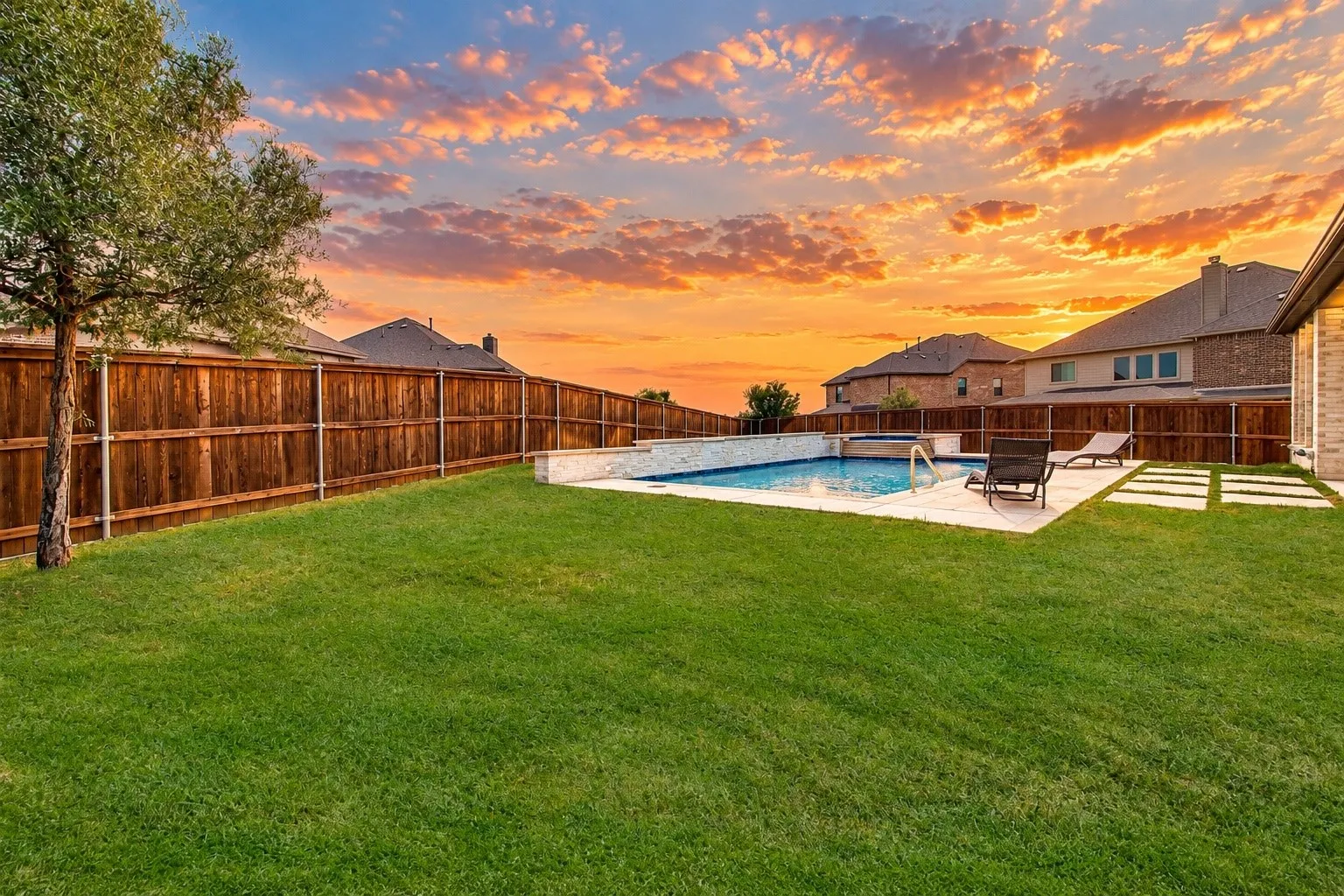 Single Family Residence For Sale in Johnson County , 1627 Banded Ledge Drive, Mansfield, Texas 76063, 4 Bedroom, 3 Bathroom, 2 Garage spaces, 2,955 Sqft, built in 2022, mls#21233519, Real Estate Agent in Mansfield, Homes For Sale in Johnson county, Homes For Sale in Mansfield, Realtor in Mansfield Texas, Real Estate Brokerage Independent Realty Texas, Luminita Cordes Realtor