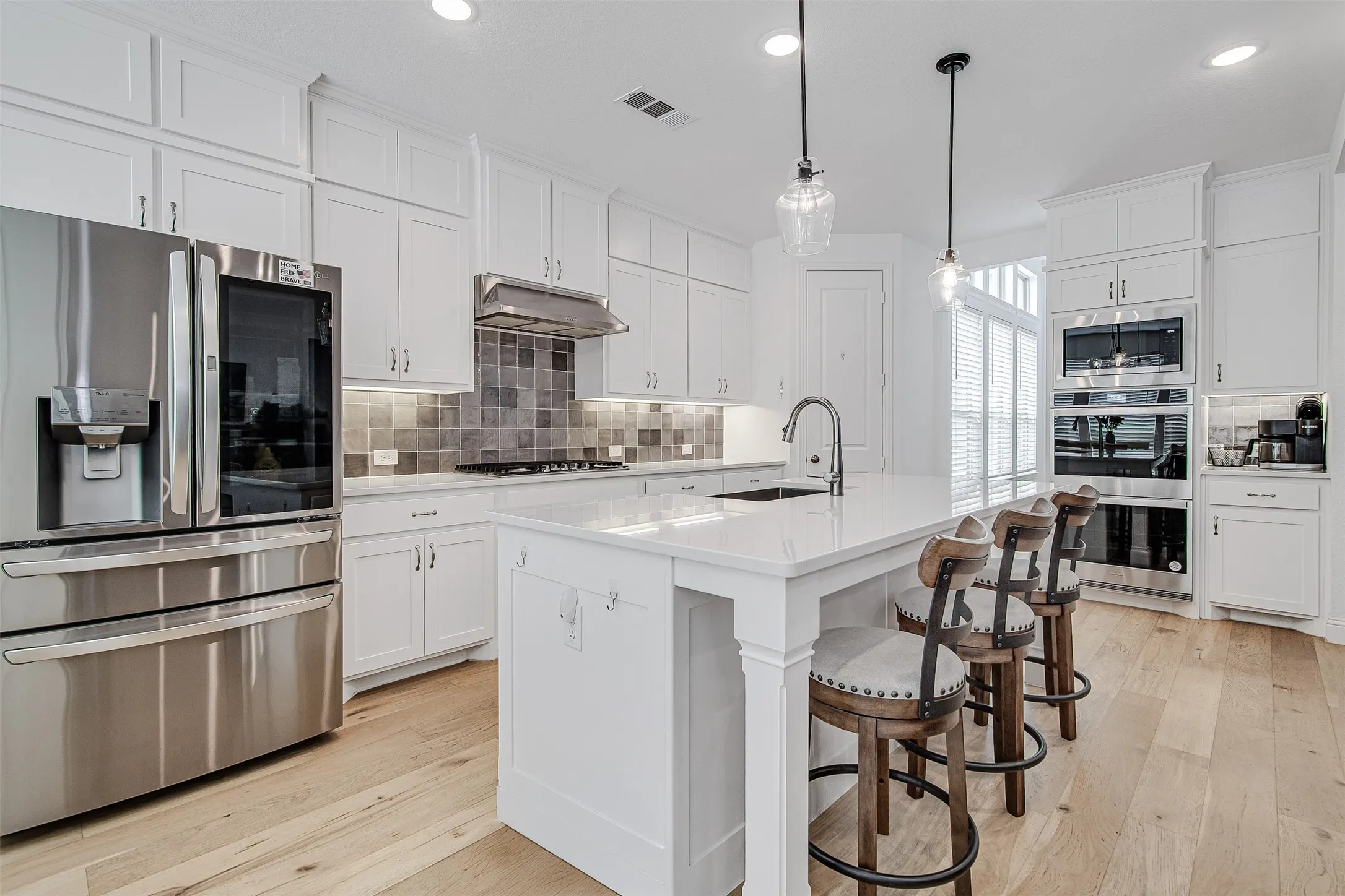Single Family Residence For Sale in Johnson County , 1627 Banded Ledge Drive, Mansfield, Texas 76063, 4 Bedroom, 3 Bathroom, 2 Garage spaces, 2,955 Sqft, built in 2022, mls#21233519, Real Estate Agent in Mansfield, Homes For Sale in Johnson county, Homes For Sale in Mansfield, Realtor in Mansfield Texas, Real Estate Brokerage Independent Realty Texas, Luminita Cordes Realtor