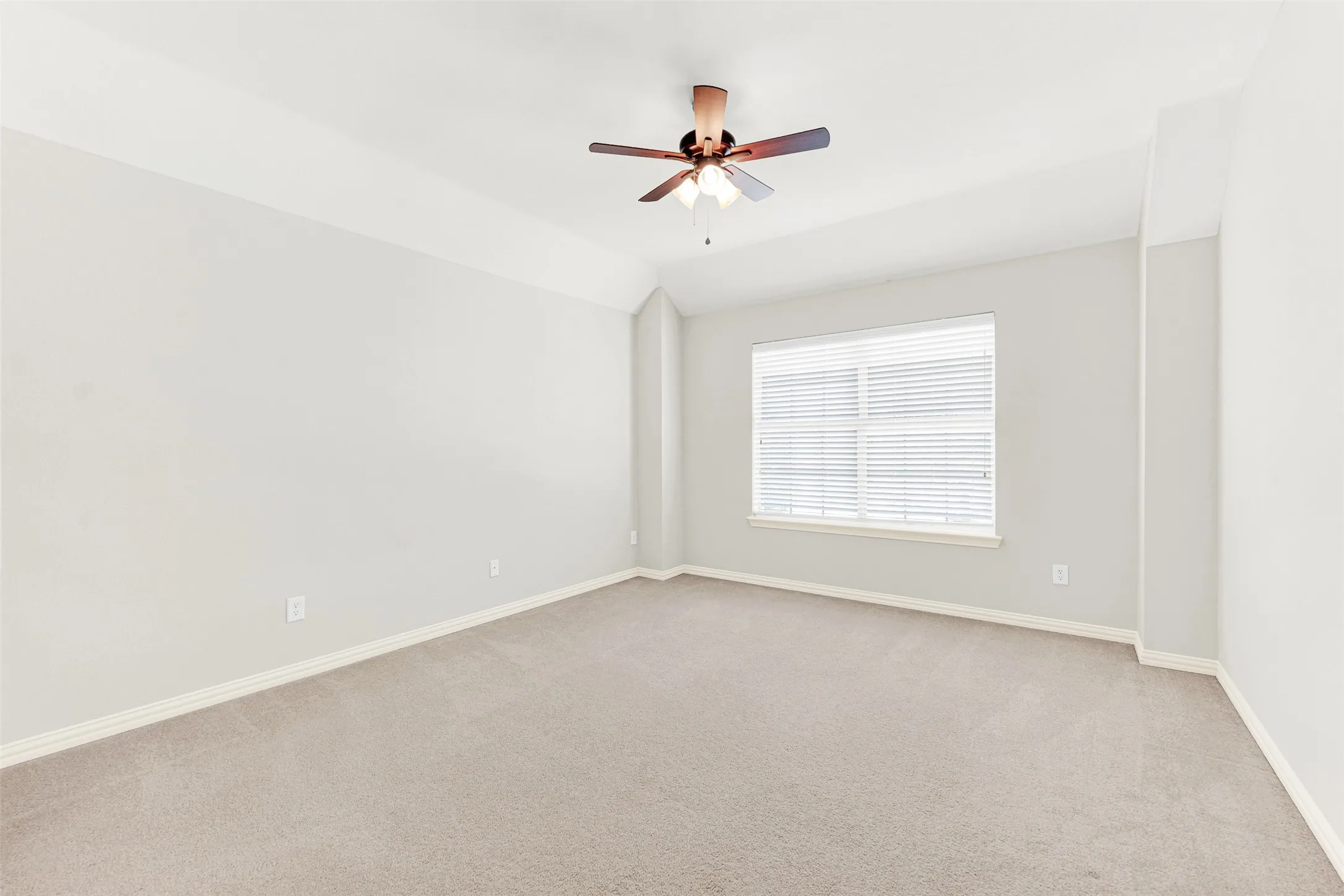 Single Family Residence For Sale in Collin County , 1020 Oriole Drive, Murphy, Texas 75094, 4 Bedroom, 5 Bathroom, 3 Garage spaces, 4,103 Sqft, built in 2006, mls#21230626, Real Estate Agent in Murphy, Homes For Sale in Collin county, Homes For Sale in Murphy, Realtor in Murphy Texas, Real Estate Brokerage Independent Realty Texas, Luminita Cordes Realtor
