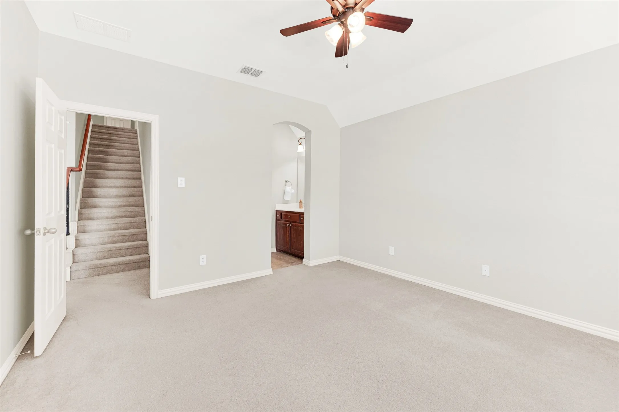 Single Family Residence For Sale in Collin County , 1020 Oriole Drive, Murphy, Texas 75094, 4 Bedroom, 5 Bathroom, 3 Garage spaces, 4,103 Sqft, built in 2006, mls#21230626, Real Estate Agent in Murphy, Homes For Sale in Collin county, Homes For Sale in Murphy, Realtor in Murphy Texas, Real Estate Brokerage Independent Realty Texas, Luminita Cordes Realtor