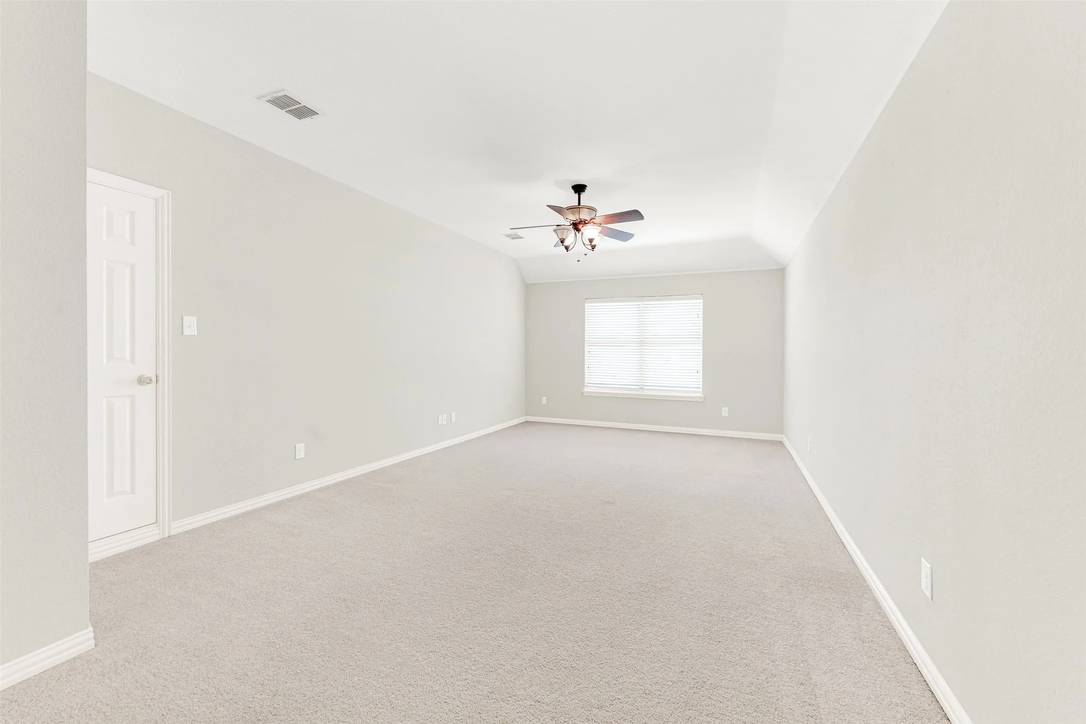 Single Family Residence For Sale in Collin County , 1020 Oriole Drive, Murphy, Texas 75094, 4 Bedroom, 5 Bathroom, 3 Garage spaces, 4,103 Sqft, built in 2006, mls#21230626, Real Estate Agent in Murphy, Homes For Sale in Collin county, Homes For Sale in Murphy, Realtor in Murphy Texas, Real Estate Brokerage Independent Realty Texas, Luminita Cordes Realtor