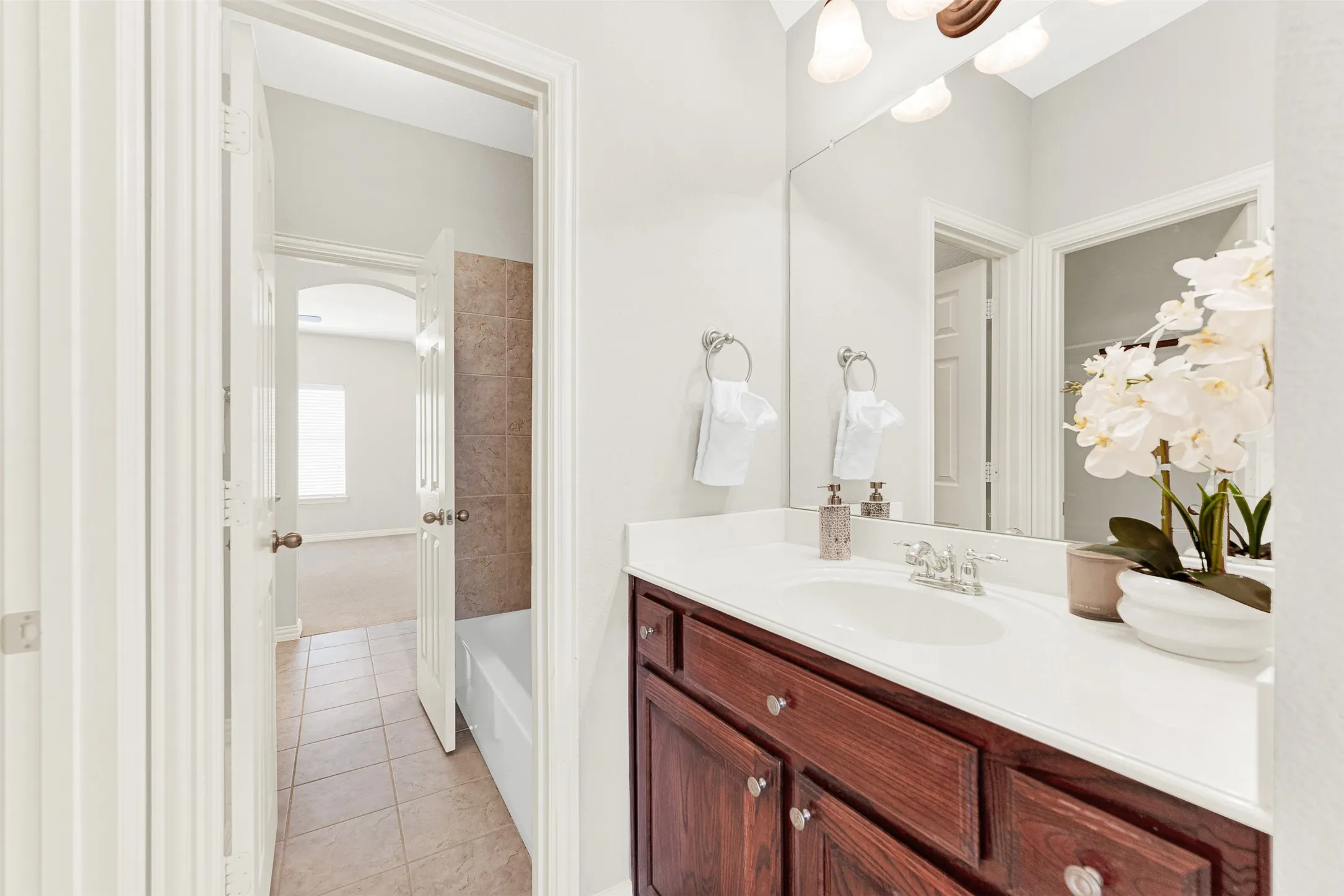 Single Family Residence For Sale in Collin County , 1020 Oriole Drive, Murphy, Texas 75094, 4 Bedroom, 5 Bathroom, 3 Garage spaces, 4,103 Sqft, built in 2006, mls#21230626, Real Estate Agent in Murphy, Homes For Sale in Collin county, Homes For Sale in Murphy, Realtor in Murphy Texas, Real Estate Brokerage Independent Realty Texas, Luminita Cordes Realtor