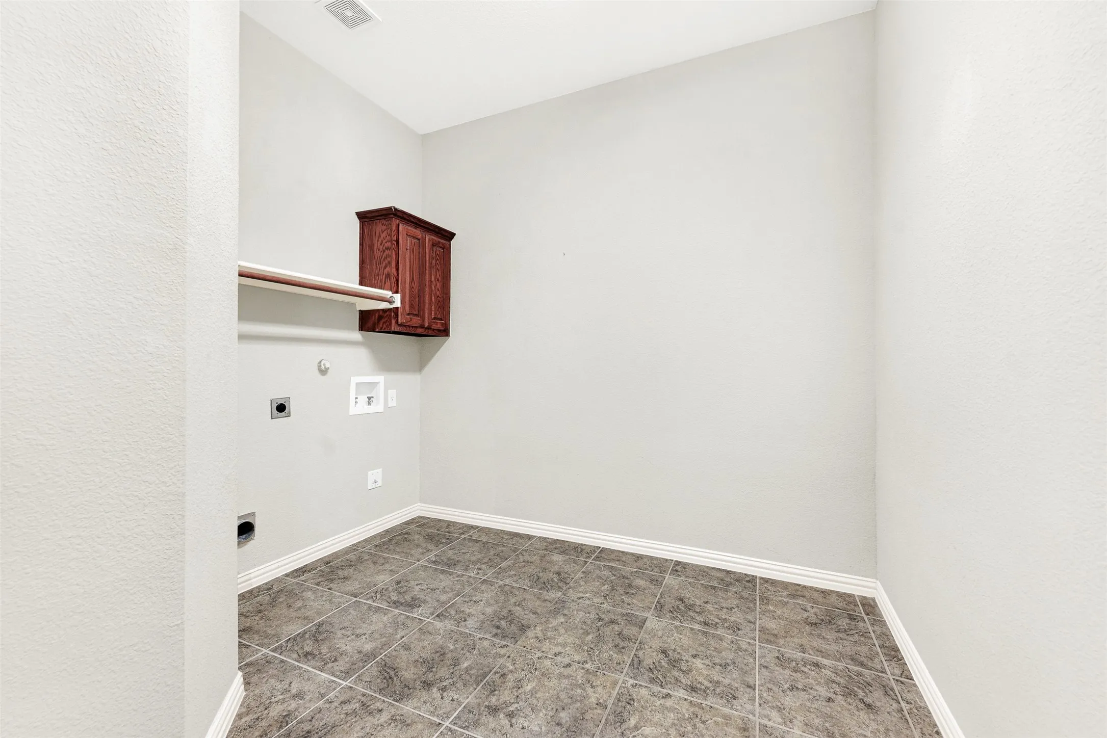 Single Family Residence For Sale in Collin County , 1020 Oriole Drive, Murphy, Texas 75094, 4 Bedroom, 5 Bathroom, 3 Garage spaces, 4,103 Sqft, built in 2006, mls#21230626, Real Estate Agent in Murphy, Homes For Sale in Collin county, Homes For Sale in Murphy, Realtor in Murphy Texas, Real Estate Brokerage Independent Realty Texas, Luminita Cordes Realtor