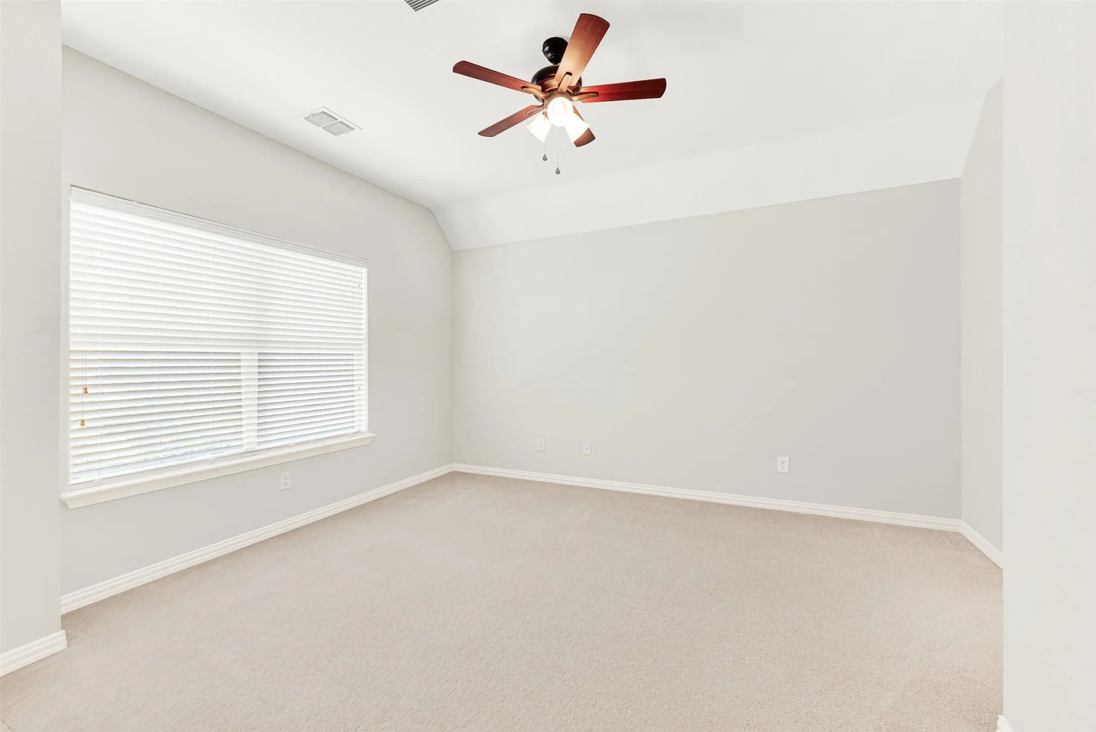 Single Family Residence For Sale in Collin County , 1020 Oriole Drive, Murphy, Texas 75094, 4 Bedroom, 5 Bathroom, 3 Garage spaces, 4,103 Sqft, built in 2006, mls#21230626, Real Estate Agent in Murphy, Homes For Sale in Collin county, Homes For Sale in Murphy, Realtor in Murphy Texas, Real Estate Brokerage Independent Realty Texas, Luminita Cordes Realtor