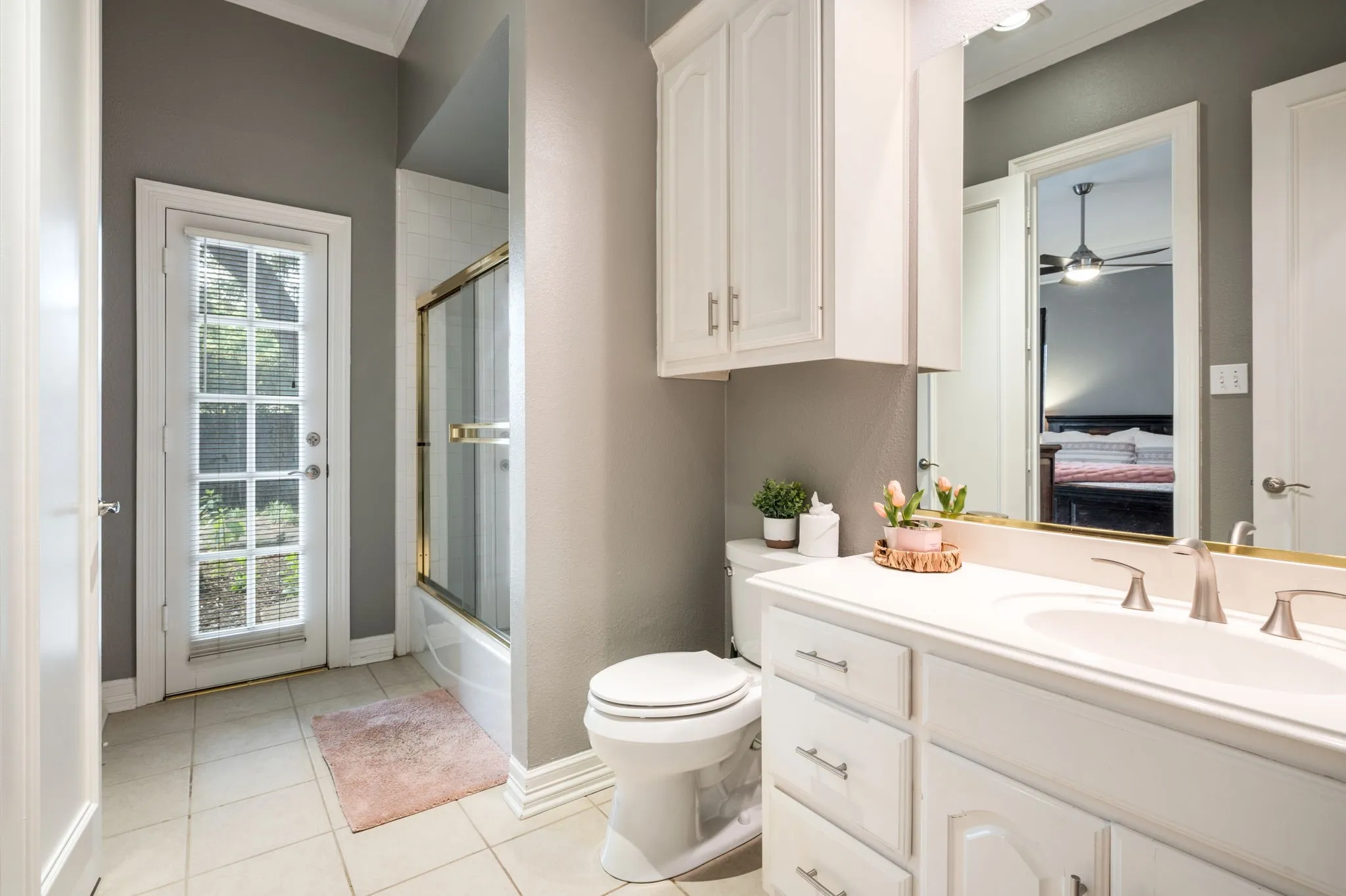 En Suite Bath
