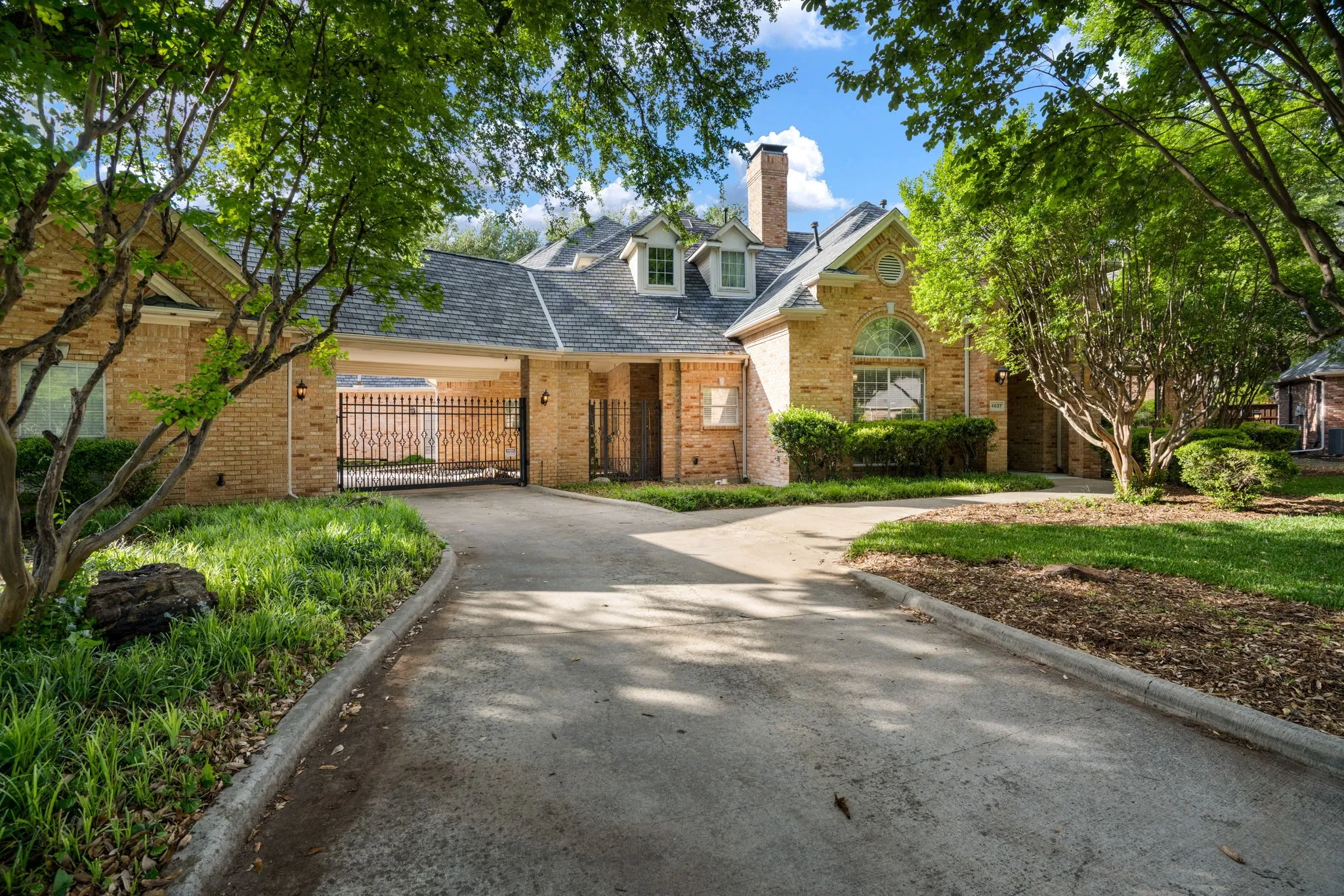 Single Family Residence For Sale in Collin County , 4637 Gladys Court, Plano, Texas 75093, 4 Bedroom, 5 Bathroom, 2 Garage spaces, 4,320 Sqft, built in 1990, Preowned, mls#21222111, Real Estate Agent in Plano, Homes For Sale in Collin county, Homes For Sale in Plano, Realtor in Plano Texas, Real Estate Brokerage Independent Realty Texas, Luminita Cordes Realtor