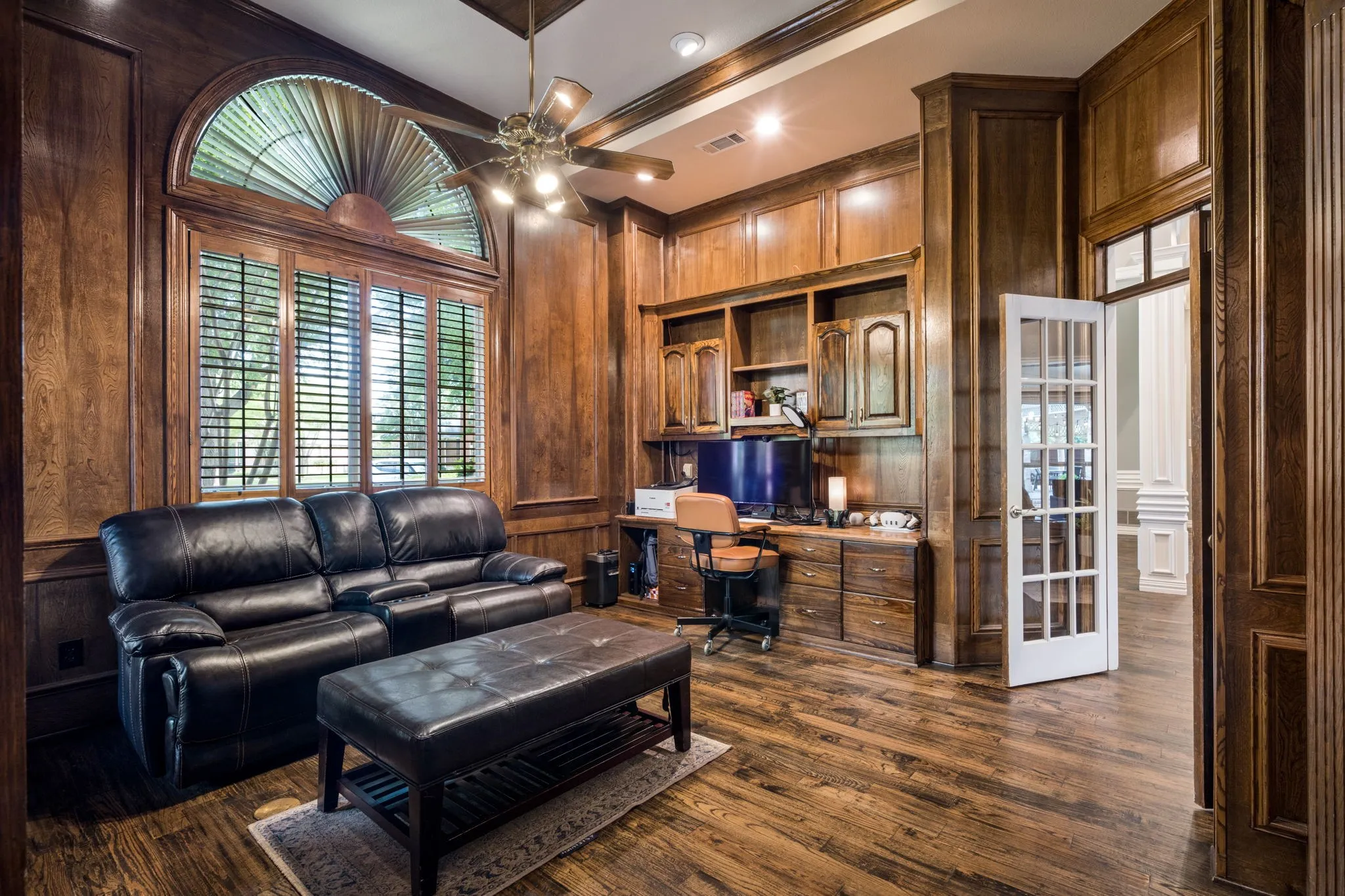 Single Family Residence For Sale in Collin County , 4637 Gladys Court, Plano, Texas 75093, 4 Bedroom, 5 Bathroom, 2 Garage spaces, 4,320 Sqft, built in 1990, Preowned, mls#21222111, Real Estate Agent in Plano, Homes For Sale in Collin county, Homes For Sale in Plano, Realtor in Plano Texas, Real Estate Brokerage Independent Realty Texas, Luminita Cordes Realtor
