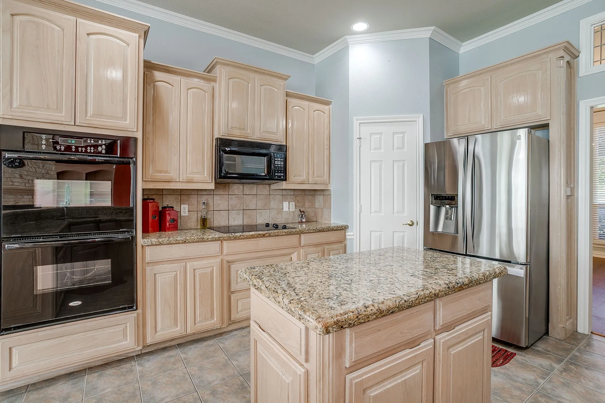 Single Family Residence For Sale in Johnson County , 312 Oak Ridge Drive, Burleson, Texas 76028, 5 Bedroom, 5 Bathroom, 4 Garage spaces, 4,238 Sqft, built in 2001, Preowned, mls#21235090, Real Estate Agent in Burleson, Homes For Sale in Johnson county, Homes For Sale in Burleson, Realtor in Burleson Texas, Real Estate Brokerage Independent Realty Texas, Luminita Cordes Realtor