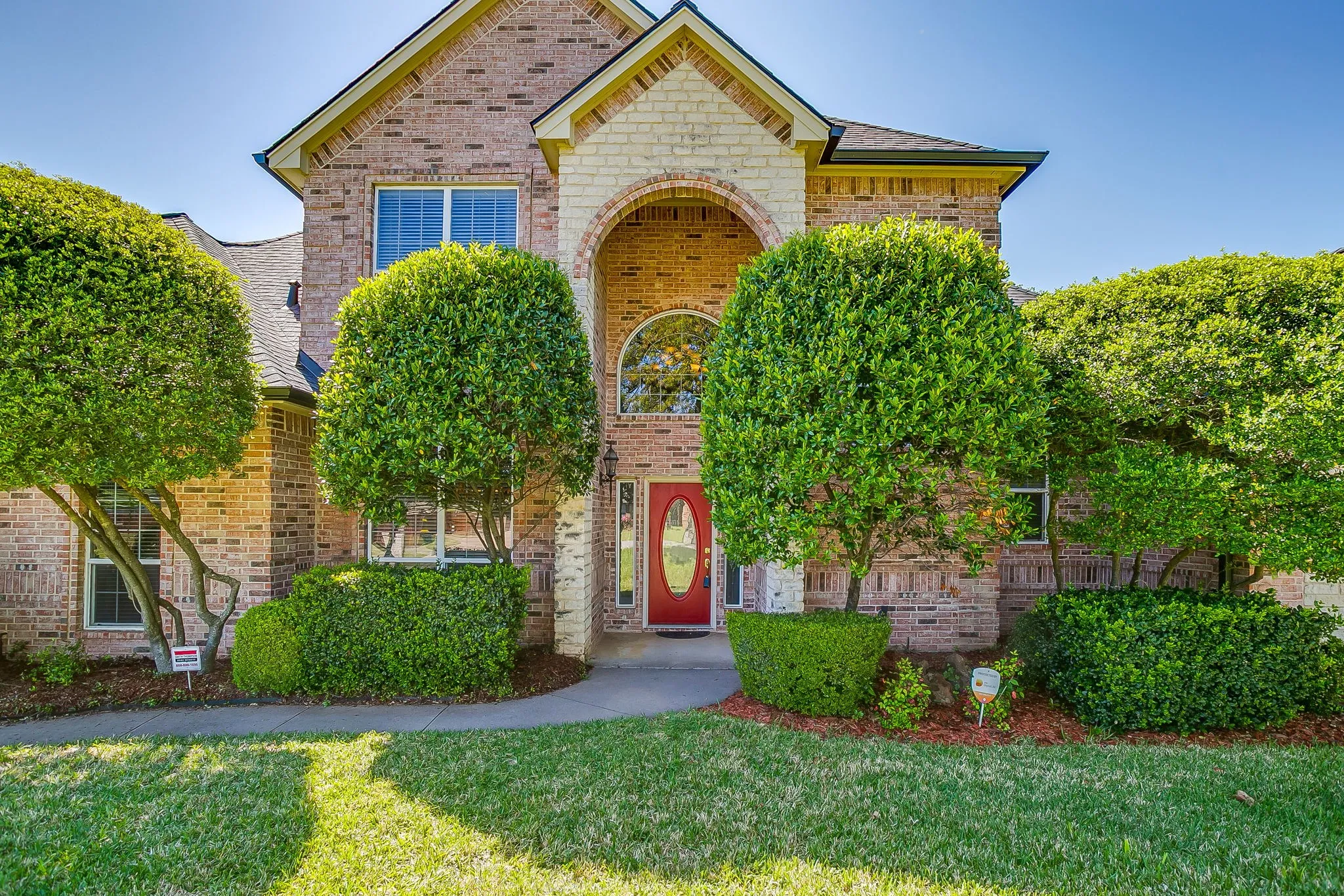 Single Family Residence For Sale in Johnson County , 312 Oak Ridge Drive, Burleson, Texas 76028, 5 Bedroom, 5 Bathroom, 4 Garage spaces, 4,238 Sqft, built in 2001, Preowned, mls#21235090, Real Estate Agent in Burleson, Homes For Sale in Johnson county, Homes For Sale in Burleson, Realtor in Burleson Texas, Real Estate Brokerage Independent Realty Texas, Luminita Cordes Realtor