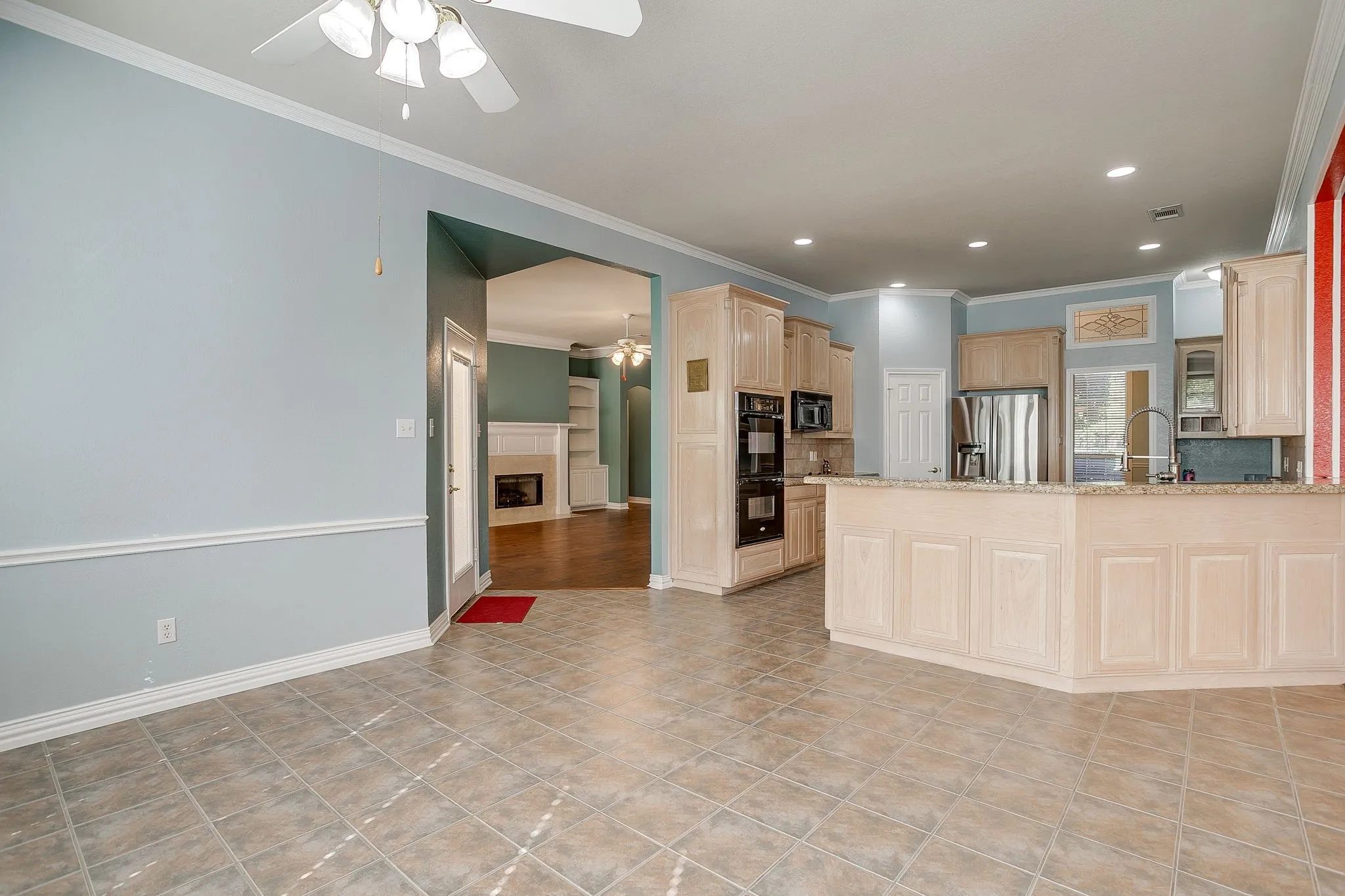 Single Family Residence For Sale in Johnson County , 312 Oak Ridge Drive, Burleson, Texas 76028, 5 Bedroom, 5 Bathroom, 4 Garage spaces, 4,238 Sqft, built in 2001, Preowned, mls#21235090, Real Estate Agent in Burleson, Homes For Sale in Johnson county, Homes For Sale in Burleson, Realtor in Burleson Texas, Real Estate Brokerage Independent Realty Texas, Luminita Cordes Realtor