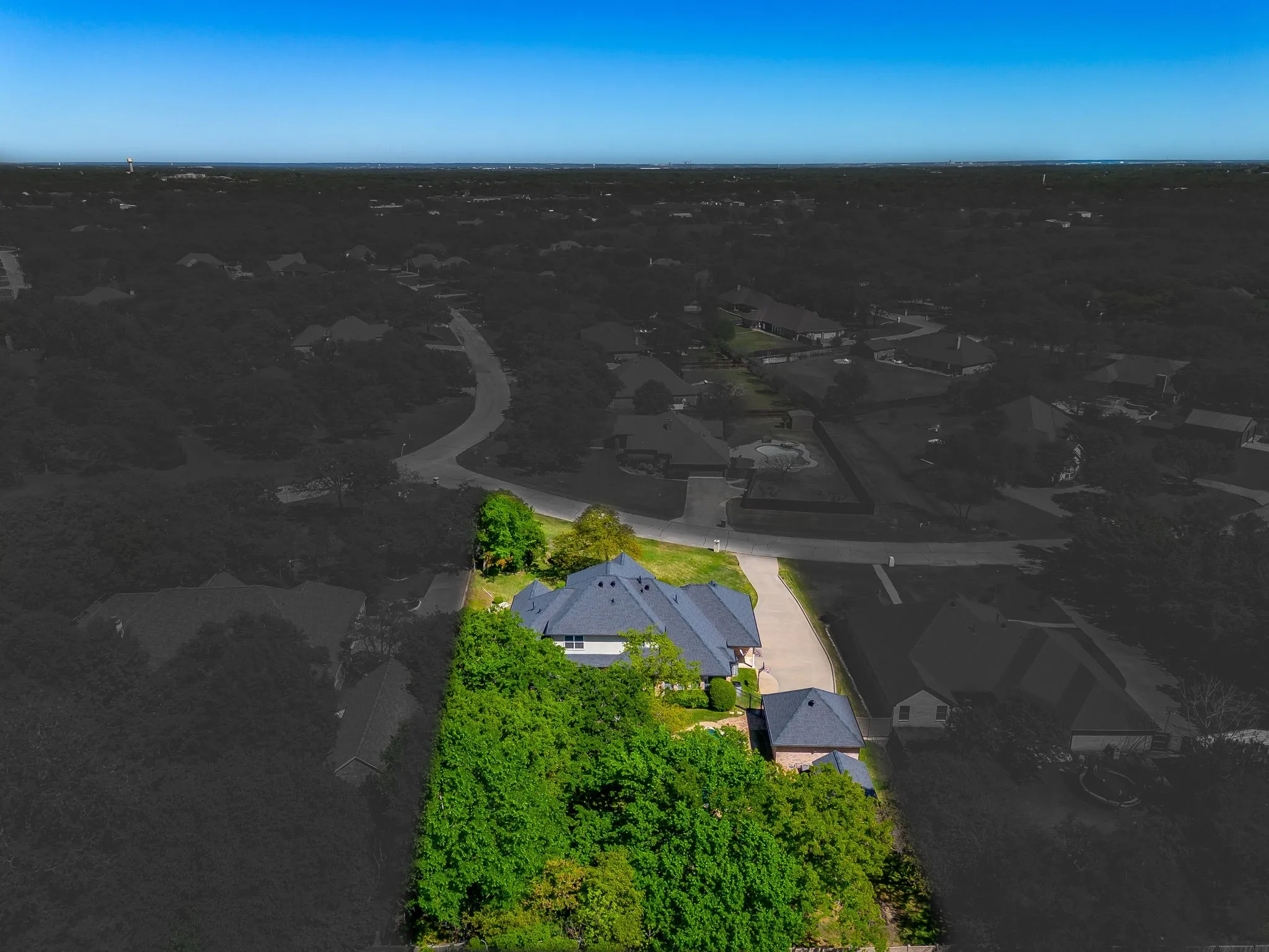 Single Family Residence For Sale in Johnson County , 312 Oak Ridge Drive, Burleson, Texas 76028, 5 Bedroom, 5 Bathroom, 4 Garage spaces, 4,238 Sqft, built in 2001, Preowned, mls#21235090, Real Estate Agent in Burleson, Homes For Sale in Johnson county, Homes For Sale in Burleson, Realtor in Burleson Texas, Real Estate Brokerage Independent Realty Texas, Luminita Cordes Realtor
