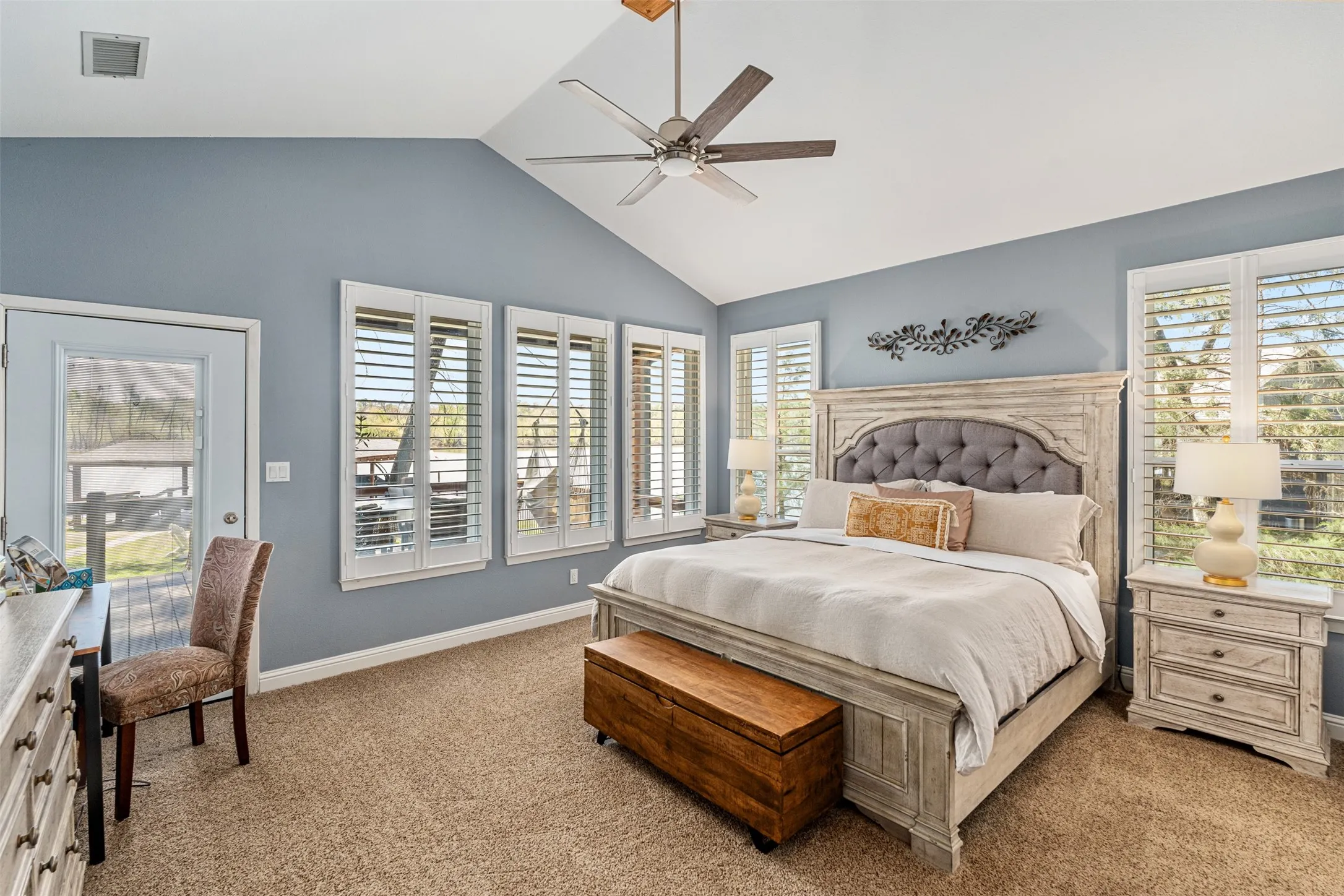 Single Family Residence For Sale in Franklin (TX) County , 551 W Eagle Point Drive, Mount Vernon, Texas 75457, 3 Bedroom, 2 Bathroom, Garage spaces, 1,520 Sqft, built in 1998, mls#21229007, Real Estate Agent in Mount Vernon, Homes For Sale in Franklin (TX) county, Homes For Sale in Mount Vernon, Realtor in Mount Vernon Texas, Real Estate Brokerage Independent Realty Texas, Luminita Cordes Realtor