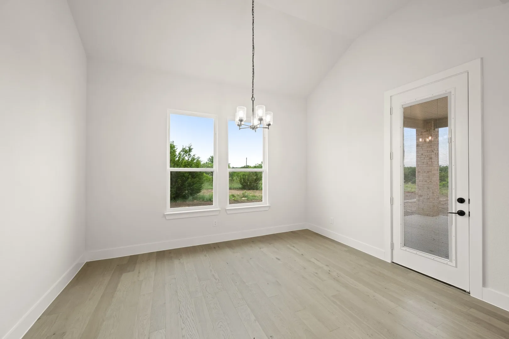 Single Family Residence For Sale in Parker County , 157 Fan Mill Trail, Weatherford, Texas 76085, 4 Bedroom, 3 Bathroom, 2 Garage spaces, 2,474 Sqft, built in 2024, New Construction - Complete, mls#21234704, Real Estate Agent in Weatherford, Homes For Sale in Parker county, Homes For Sale in Weatherford, Realtor in Weatherford Texas, Real Estate Brokerage Independent Realty Texas, Luminita Cordes Realtor
