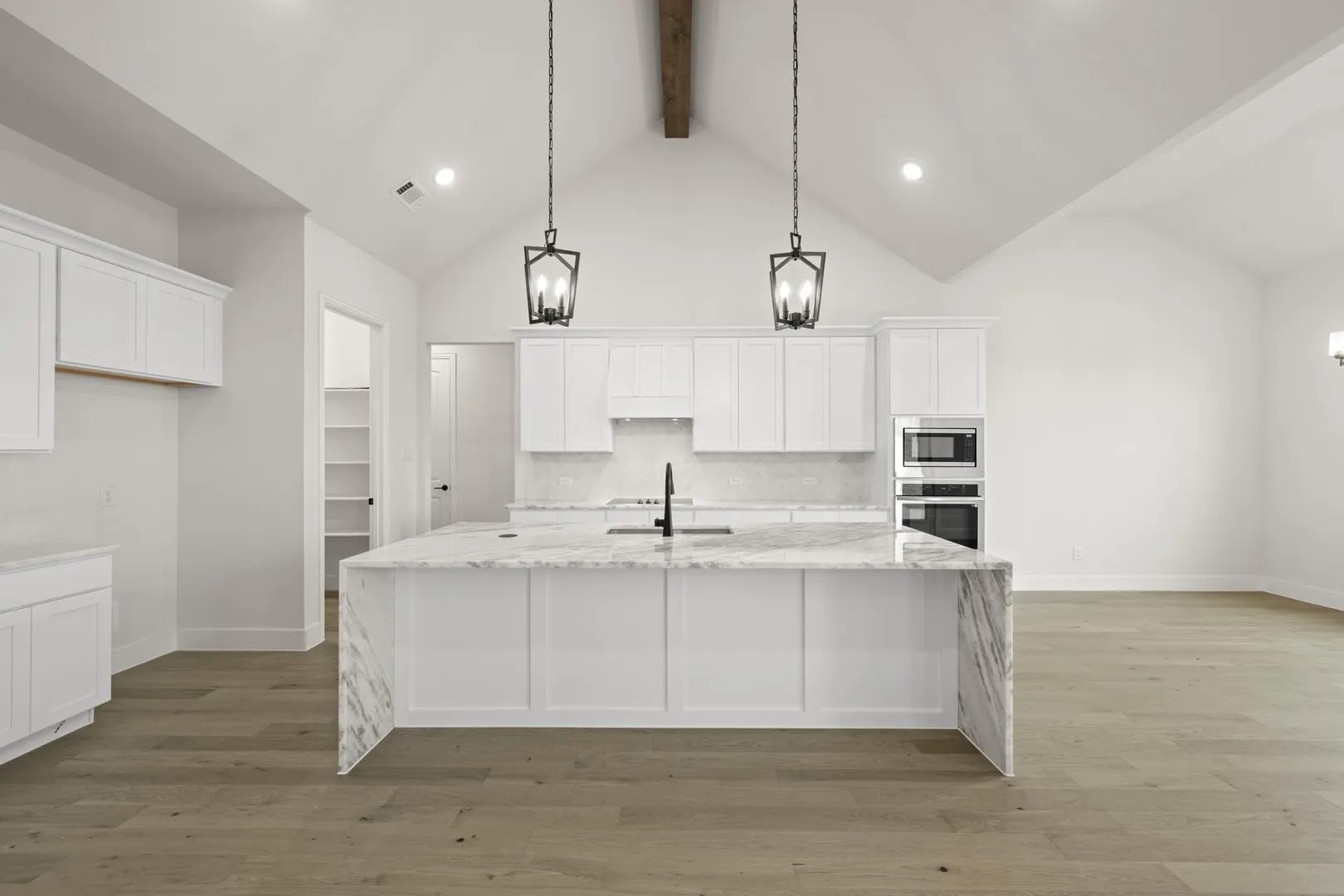 Single Family Residence For Sale in Parker County , 157 Fan Mill Trail, Weatherford, Texas 76085, 4 Bedroom, 3 Bathroom, 2 Garage spaces, 2,474 Sqft, built in 2024, New Construction - Complete, mls#21234704, Real Estate Agent in Weatherford, Homes For Sale in Parker county, Homes For Sale in Weatherford, Realtor in Weatherford Texas, Real Estate Brokerage Independent Realty Texas, Luminita Cordes Realtor
