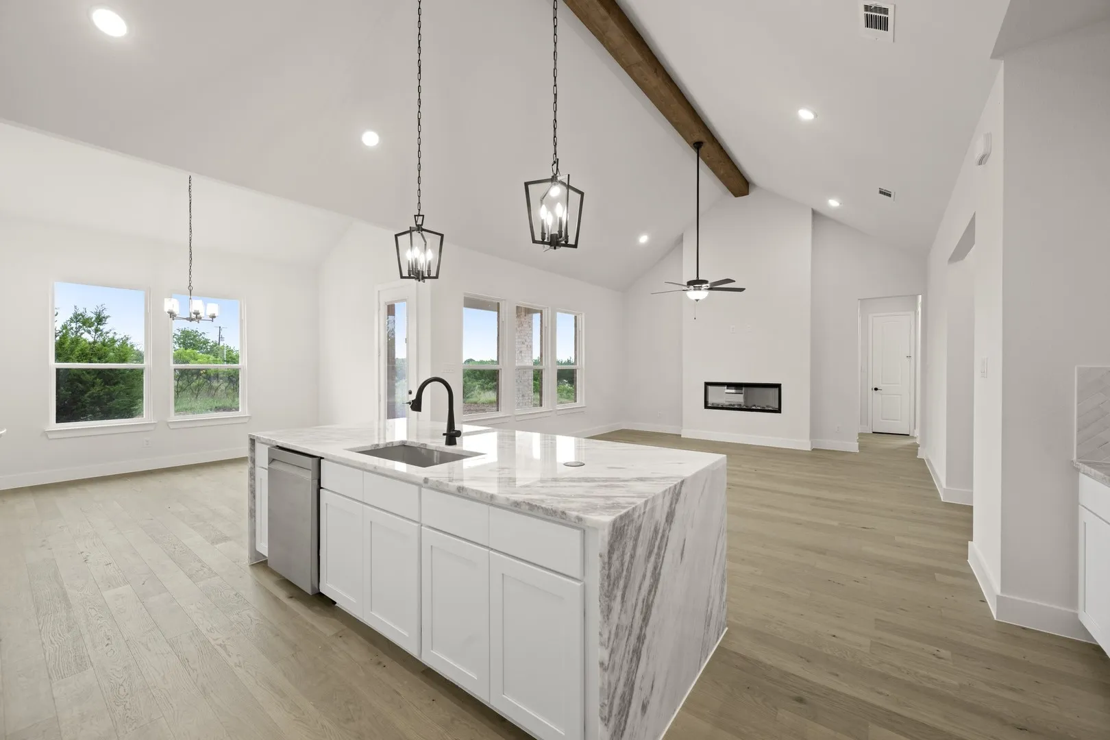 Single Family Residence For Sale in Parker County , 157 Fan Mill Trail, Weatherford, Texas 76085, 4 Bedroom, 3 Bathroom, 2 Garage spaces, 2,474 Sqft, built in 2024, New Construction - Complete, mls#21234704, Real Estate Agent in Weatherford, Homes For Sale in Parker county, Homes For Sale in Weatherford, Realtor in Weatherford Texas, Real Estate Brokerage Independent Realty Texas, Luminita Cordes Realtor