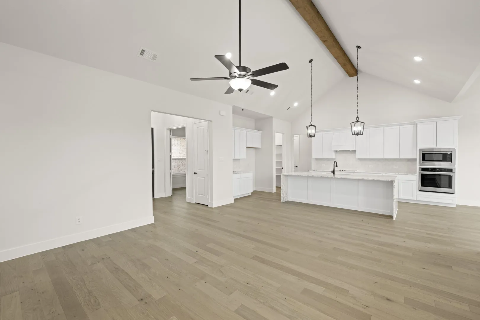Single Family Residence For Sale in Parker County , 157 Fan Mill Trail, Weatherford, Texas 76085, 4 Bedroom, 3 Bathroom, 2 Garage spaces, 2,474 Sqft, built in 2024, New Construction - Complete, mls#21234704, Real Estate Agent in Weatherford, Homes For Sale in Parker county, Homes For Sale in Weatherford, Realtor in Weatherford Texas, Real Estate Brokerage Independent Realty Texas, Luminita Cordes Realtor