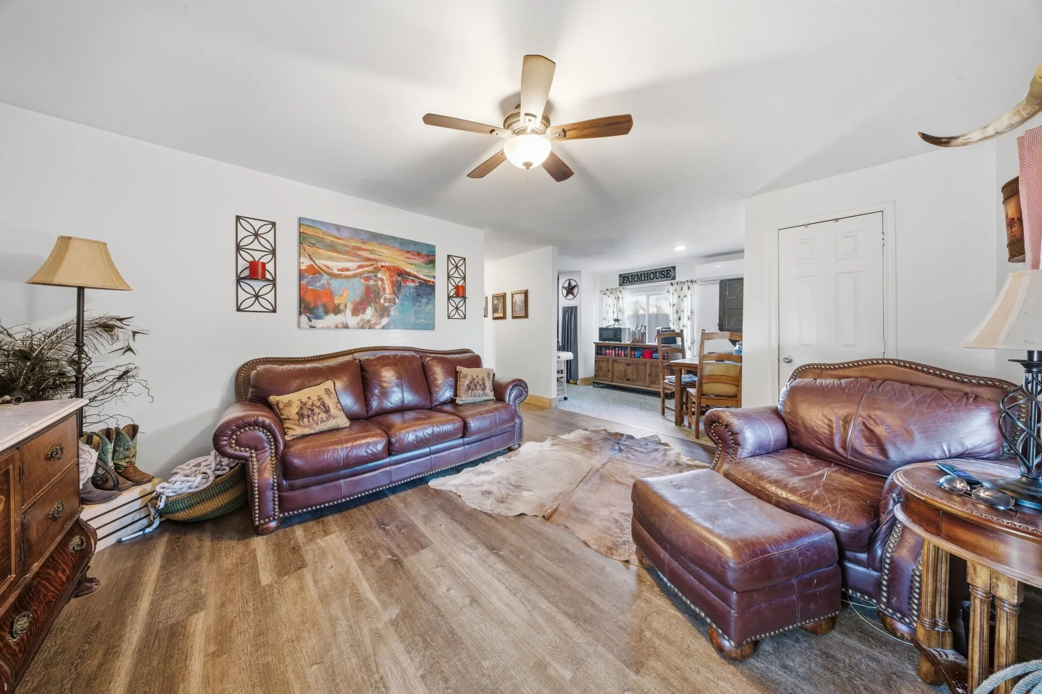 Single Family Residence For Sale in Cooke County , 10642 Fm 902, Collinsville, Texas 76233, 2 Bedrooms, 1 Bathroom, Garage spaces, 772 Sqft, built in 1950, Preowned, Price $1,000,000, mls#21231611, Real Estate Agent in Collinsville, Homes For Sale in Cooke county, Homes For Sale in Collinsville, Realtor in Collinsville Texas, Real Estate Brokerage Independent Realty Texas, Luminita Cordes Realtor
