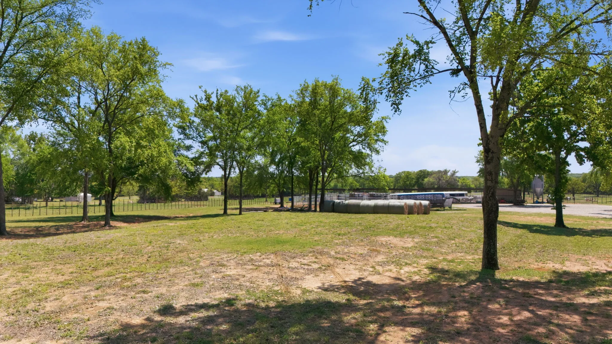 Single Family Residence For Sale in Cooke County , 10642 Fm 902, Collinsville, Texas 76233, 2 Bedrooms, 1 Bathroom, Garage spaces, 772 Sqft, built in 1950, Preowned, Price $1,000,000, mls#21231611, Real Estate Agent in Collinsville, Homes For Sale in Cooke county, Homes For Sale in Collinsville, Realtor in Collinsville Texas, Real Estate Brokerage Independent Realty Texas, Luminita Cordes Realtor