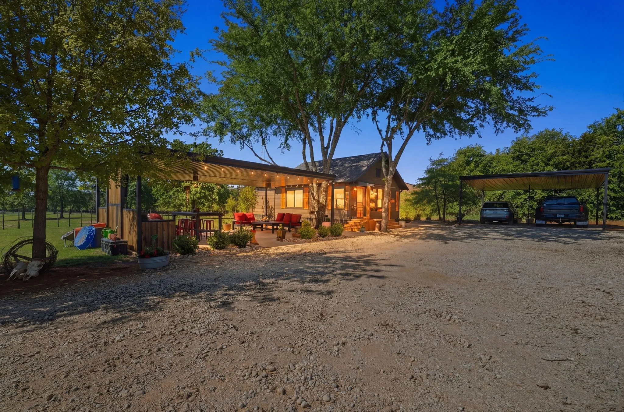 Single Family Residence For Sale in Cooke County , 10642 Fm 902, Collinsville, Texas 76233, 2 Bedrooms, 1 Bathroom, Garage spaces, 772 Sqft, built in 1950, Preowned, Price $1,000,000, mls#21231611, Real Estate Agent in Collinsville, Homes For Sale in Cooke county, Homes For Sale in Collinsville, Realtor in Collinsville Texas, Real Estate Brokerage Independent Realty Texas, Luminita Cordes Realtor