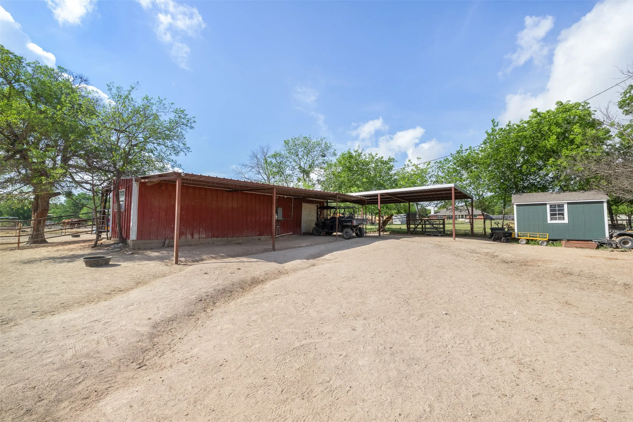 Farm For Sale in Mc Lennan County , 203 Saffle Road, Robinson, Texas 76706, 3 Bedrooms, 2 Bathrooms, Garage spaces, 1,680 Sqft, built in 2001, Preowned, Price $514,900, mls#21234425, Real Estate Agent in Robinson, Homes For Sale in Mc Lennan county, Homes For Sale in Robinson, Realtor in Robinson Texas, Real Estate Brokerage Independent Realty Texas, Luminita Cordes Realtor