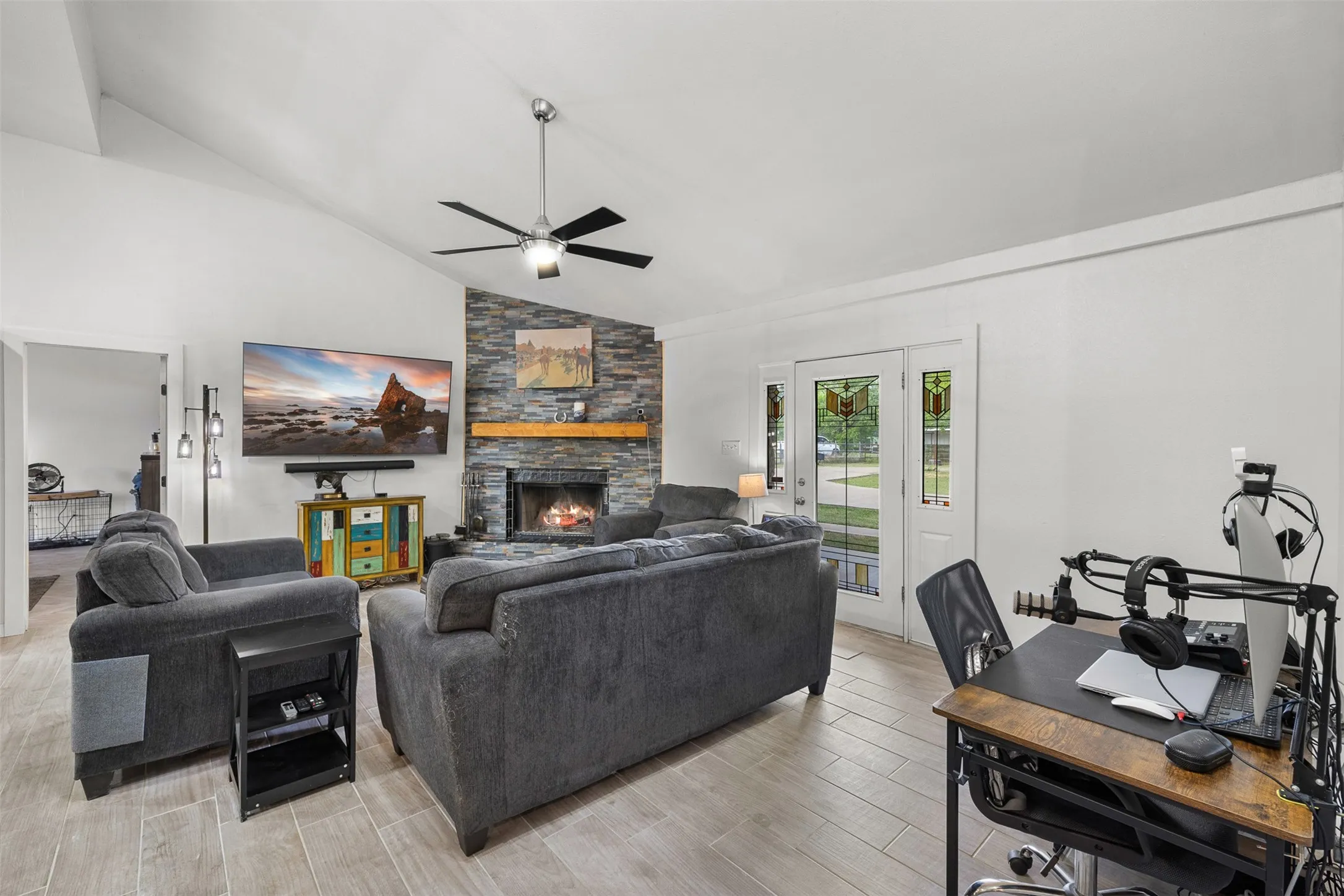 Farm For Sale in Mc Lennan County , 203 Saffle Road, Robinson, Texas 76706, 3 Bedrooms, 2 Bathrooms, Garage spaces, 1,680 Sqft, built in 2001, Preowned, Price $514,900, mls#21234425, Real Estate Agent in Robinson, Homes For Sale in Mc Lennan county, Homes For Sale in Robinson, Realtor in Robinson Texas, Real Estate Brokerage Independent Realty Texas, Luminita Cordes Realtor