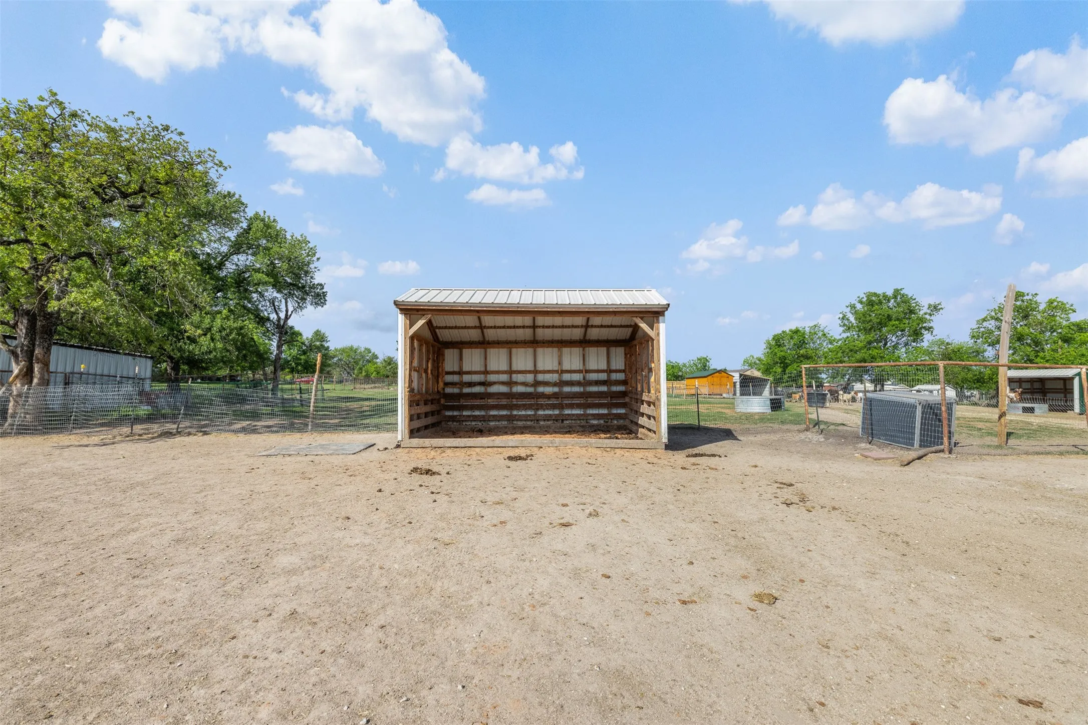 Farm For Sale in Mc Lennan County , 203 Saffle Road, Robinson, Texas 76706, 3 Bedrooms, 2 Bathrooms, Garage spaces, 1,680 Sqft, built in 2001, Preowned, Price $514,900, mls#21234425, Real Estate Agent in Robinson, Homes For Sale in Mc Lennan county, Homes For Sale in Robinson, Realtor in Robinson Texas, Real Estate Brokerage Independent Realty Texas, Luminita Cordes Realtor